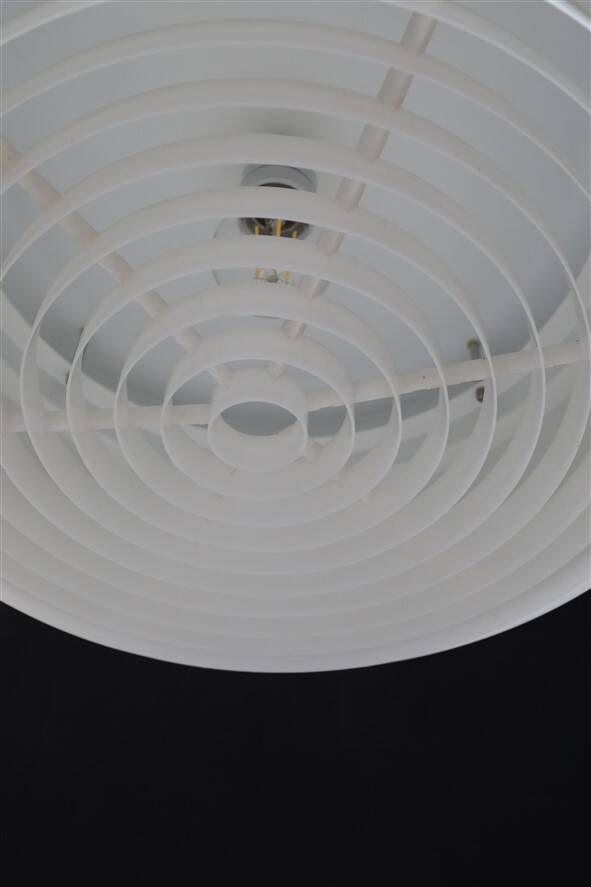 Big Danish Space Age pendant lamp / 1970s / Mid-century modern design / White