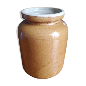 Kitchen pot in old glazed stoneware