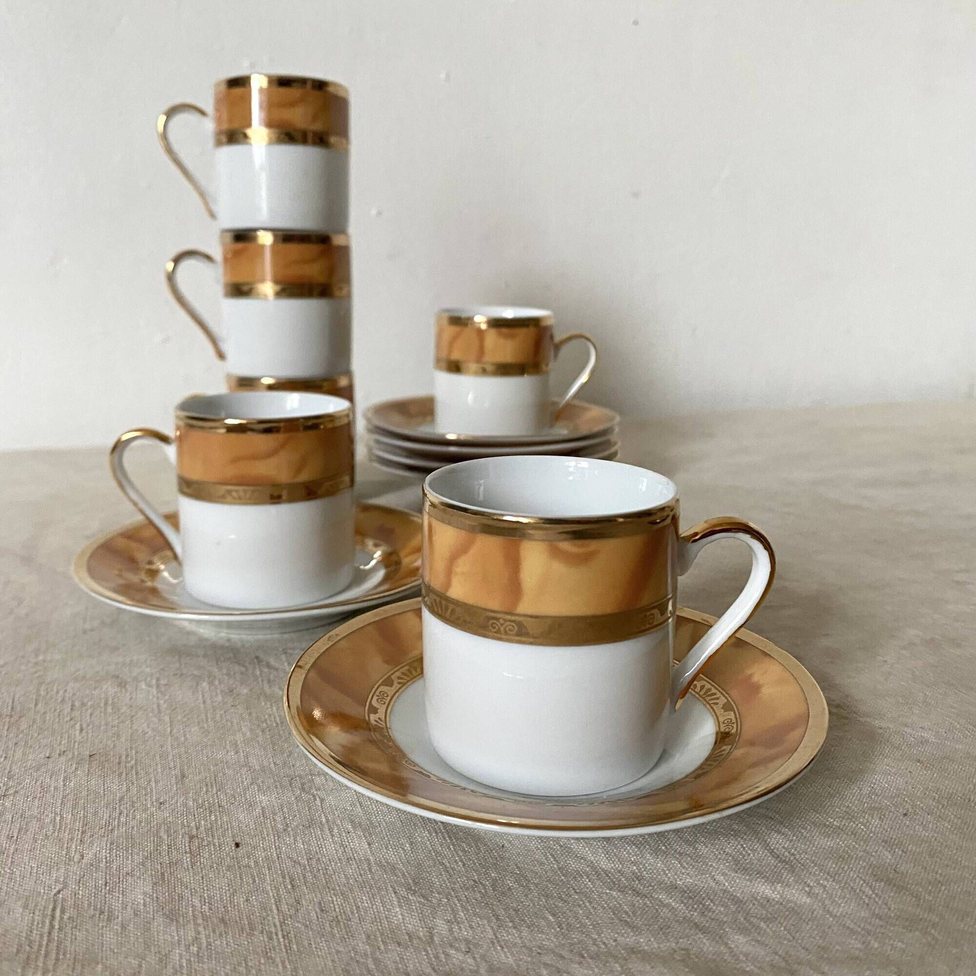 Espresso cups in porcelain and 24-carat gold gilding