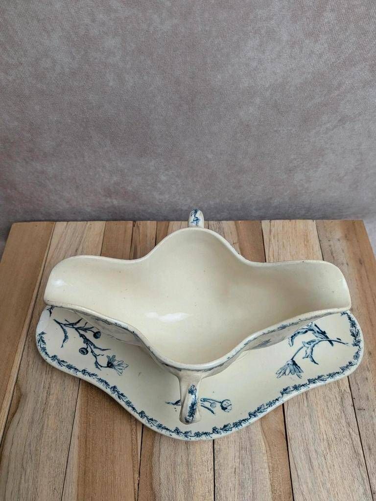 Antique sauce boat in Lunéville ironstone – Marguerite model – Blue decoration