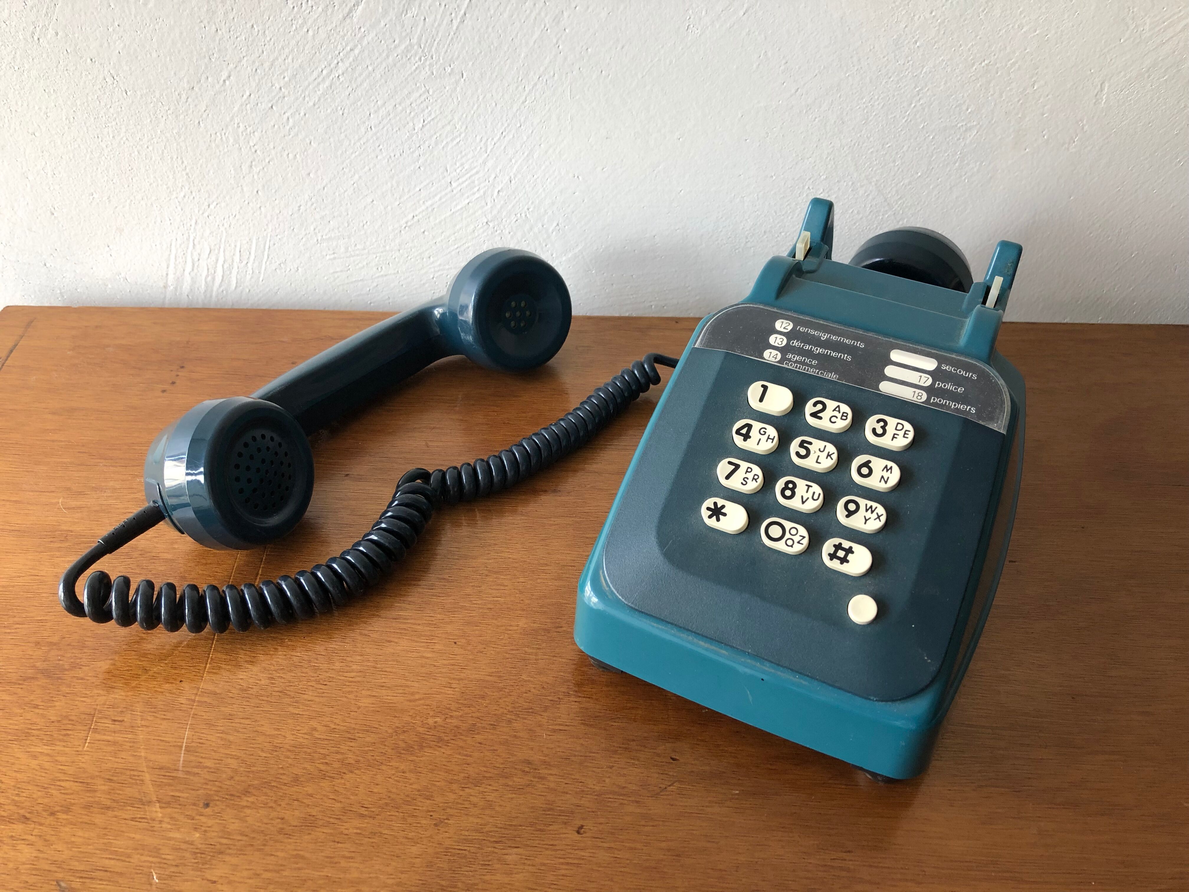 Vintage Socotel phone blue
