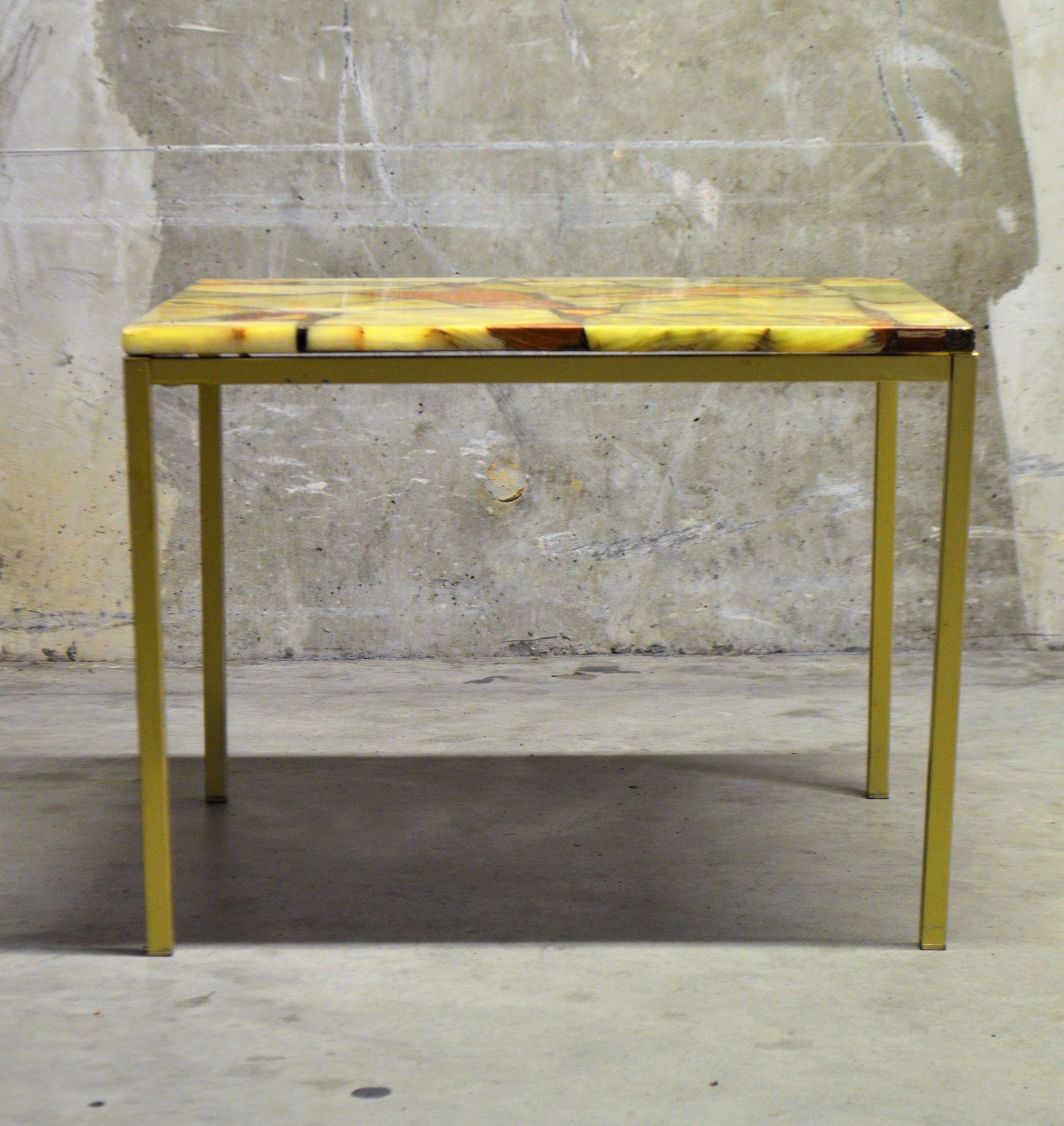 Marble coffee table from the 60s/70s Italian design
