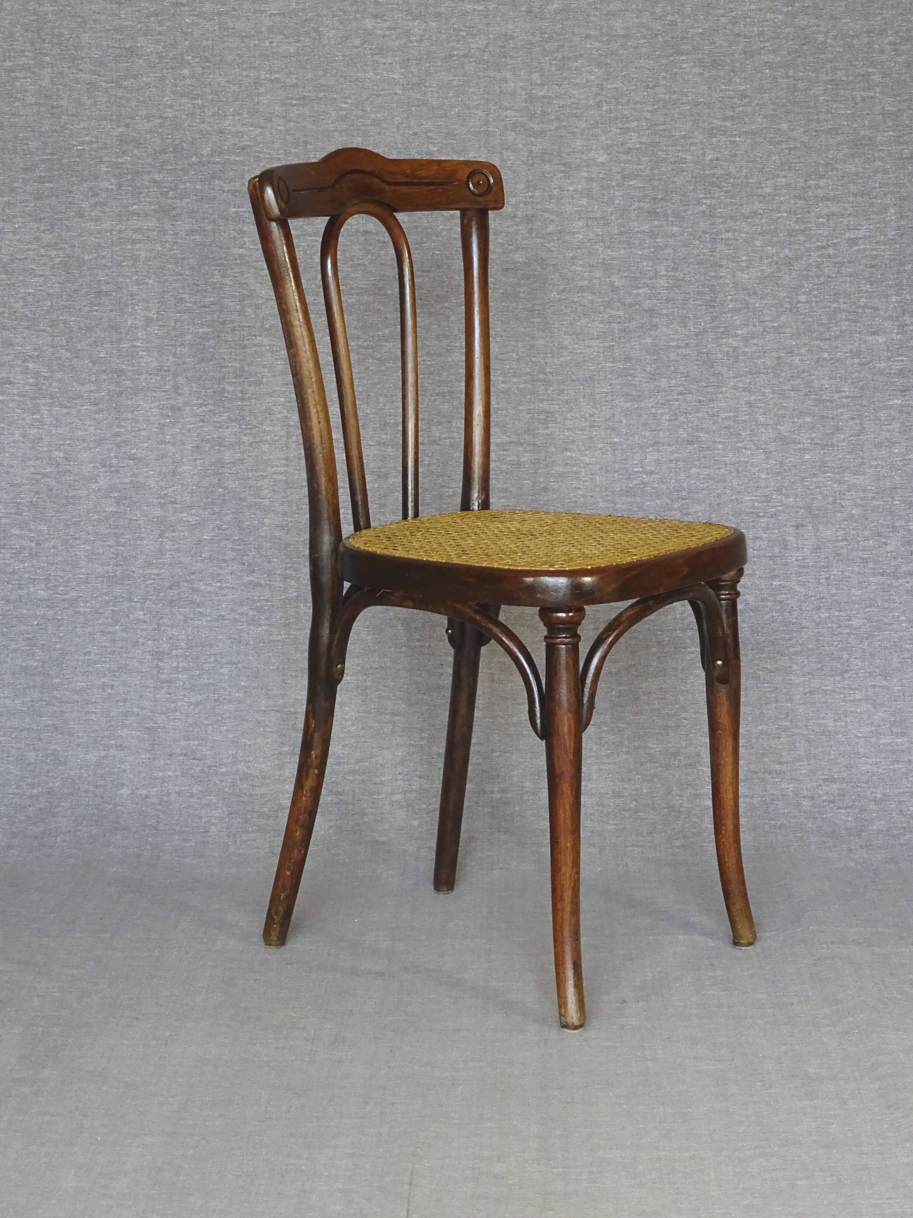 Thonet Chair No. 130 -1/2 from 1904, perfect caning