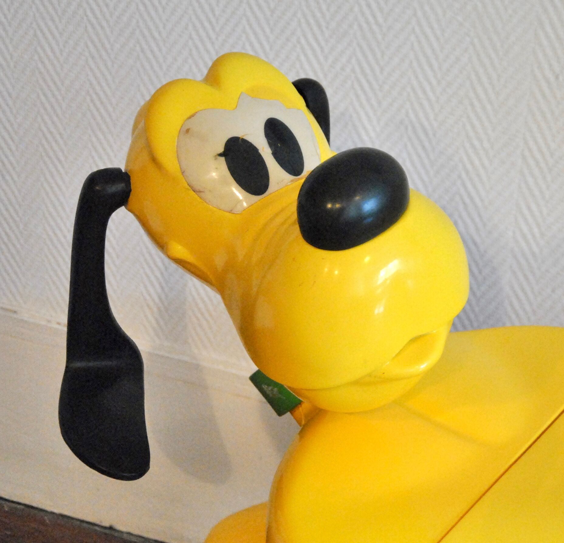 Office or secretary for children rather Artform edition for disney