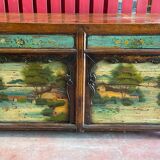 Buffet ancien en bois d'orme avec un décor peint de Paysages Lacustres