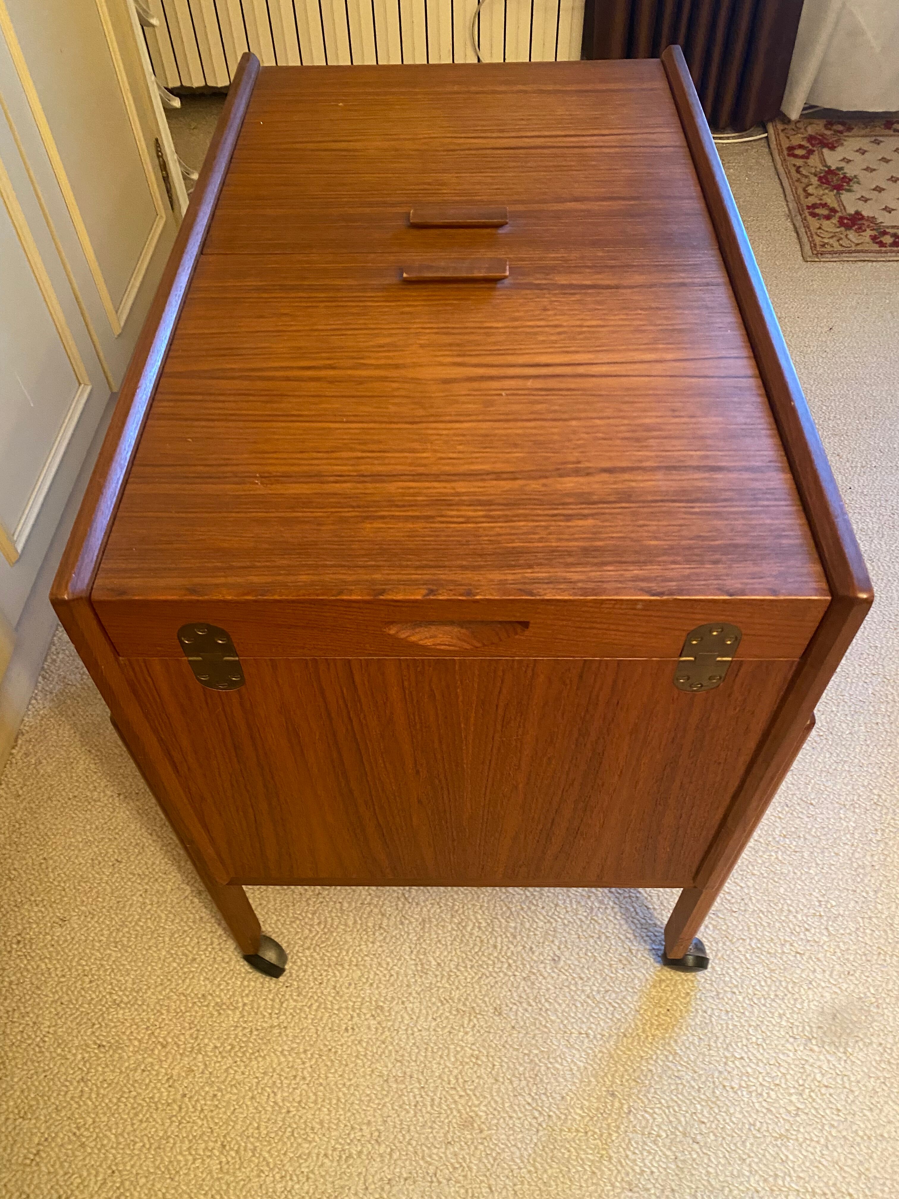 Furniture wooden rolling bar box