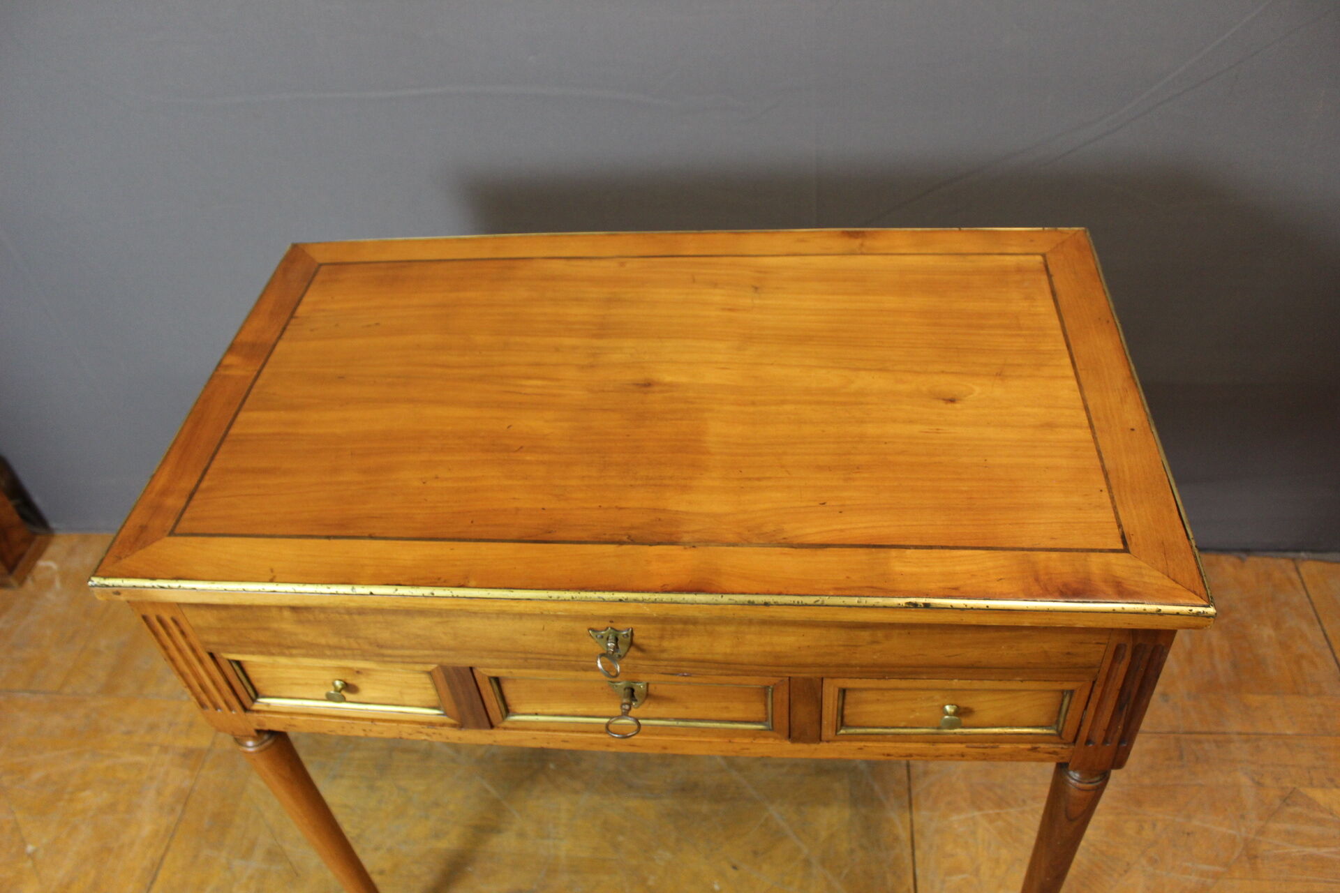 Coiffeuse d'homme en Merisier  , époque Directoire
