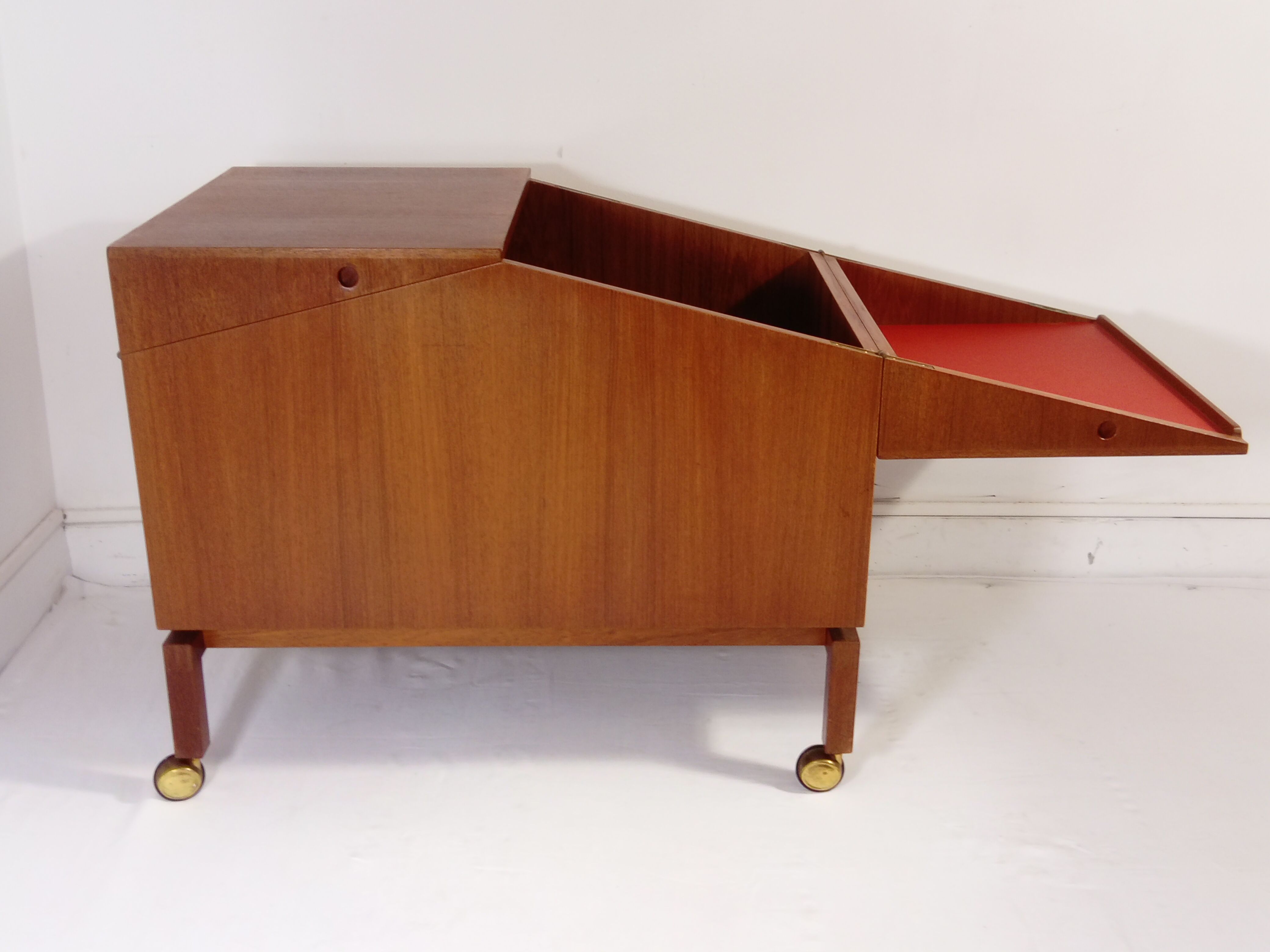 Bar on wheels teak and Rosewood - Denmark 1964