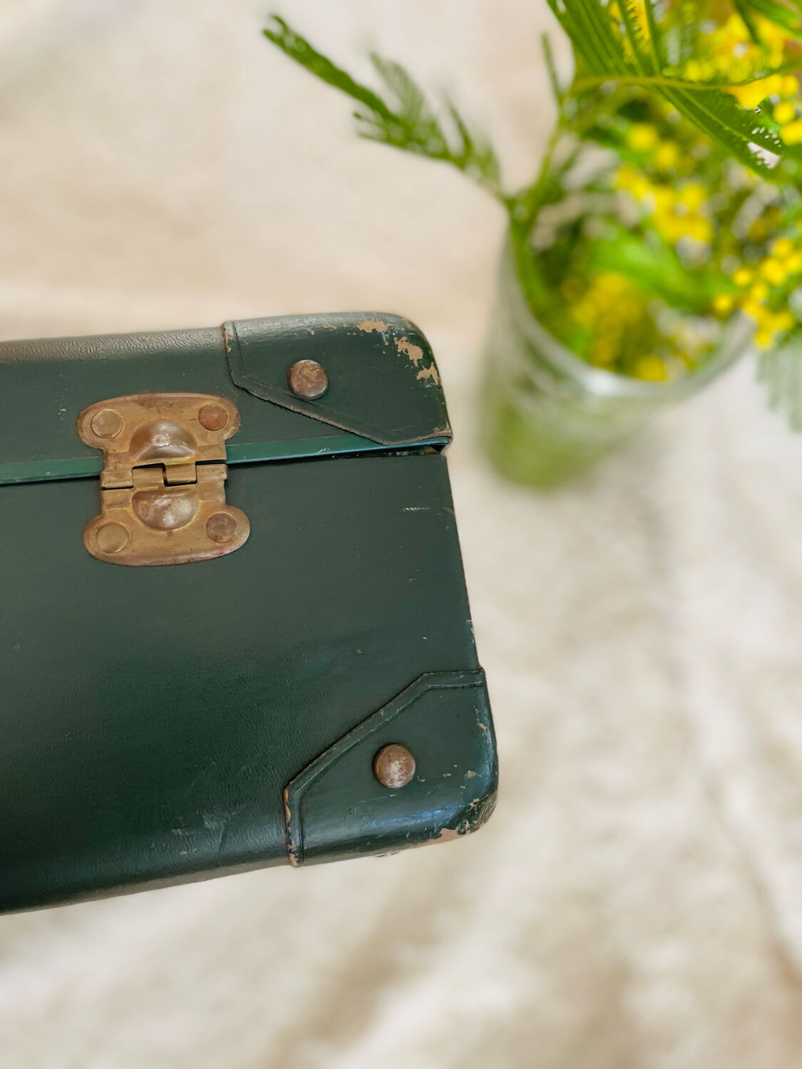 Valise carton vintage vert foncé