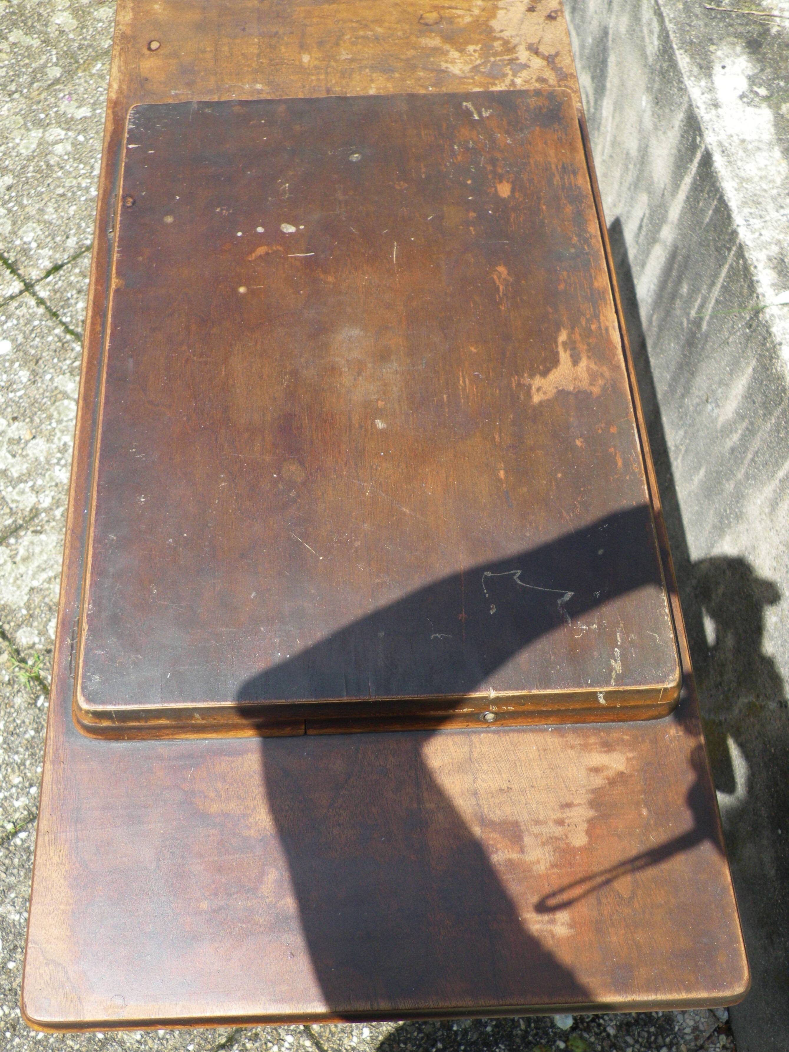 Singer sewing machine, 1928