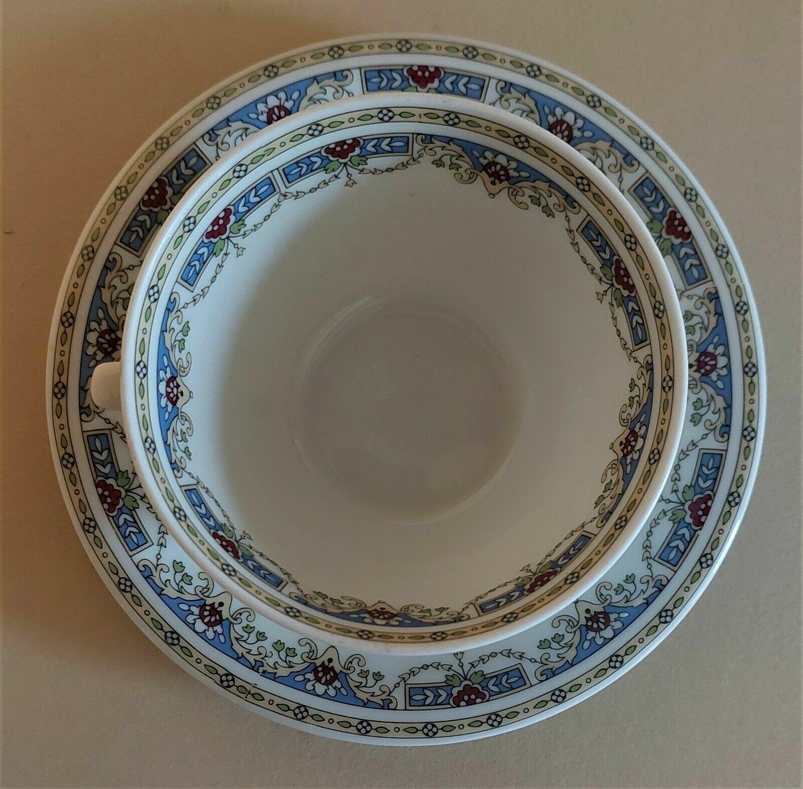 Tasse en porcelaine de Limoges La Seynie années 50