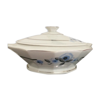 Octagonal soup, white background with blue flowers, 1960s