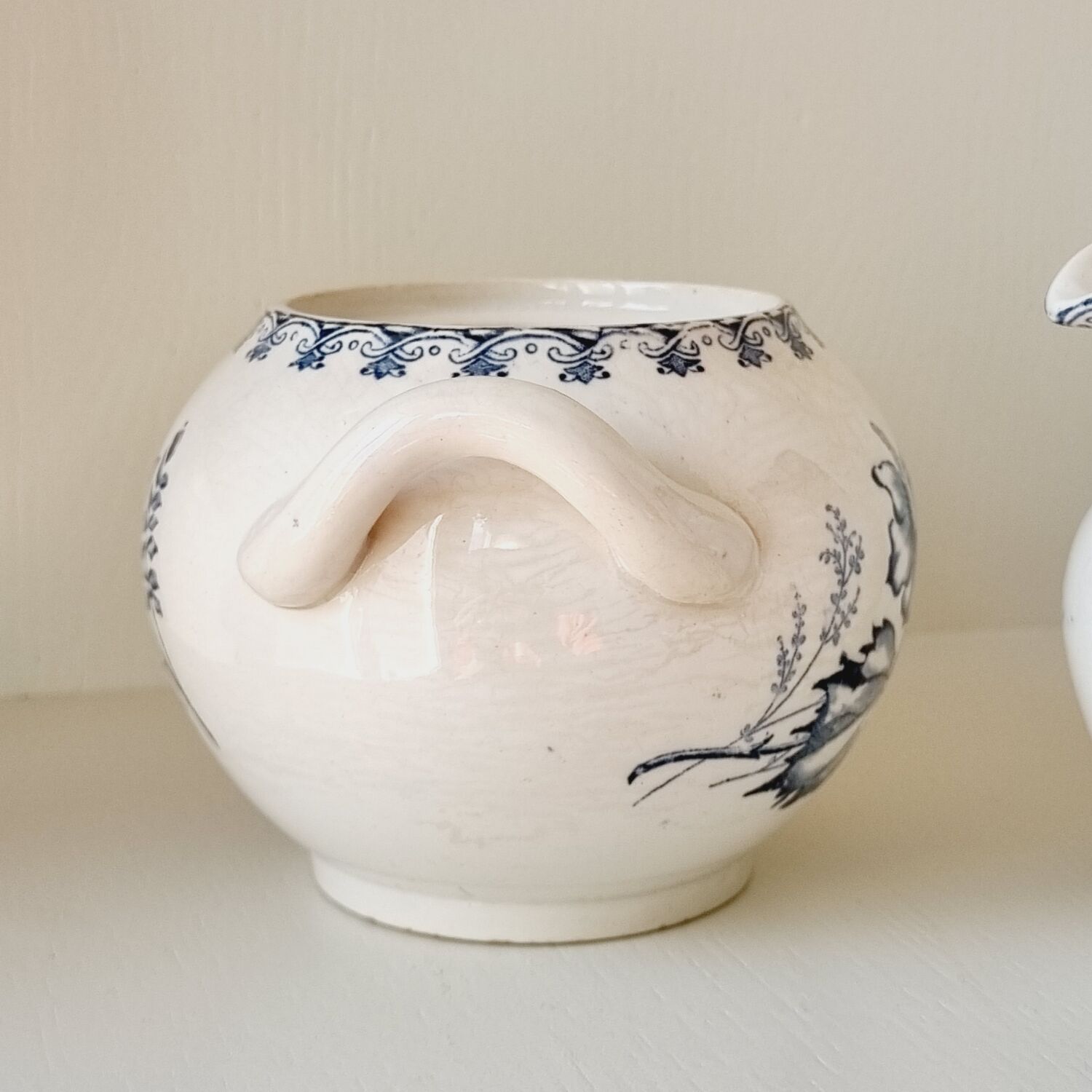 Sweetener and milk jug Sarreguemines Vega