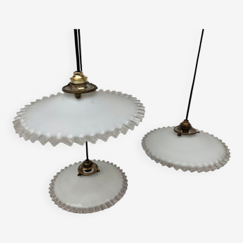 Set of 3 opalines with ceiling lights