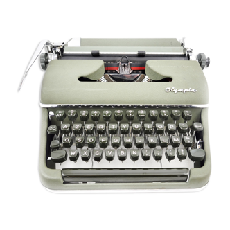 Olympia SM3 vintage green typewriter revised nine 1954 with Ribbon