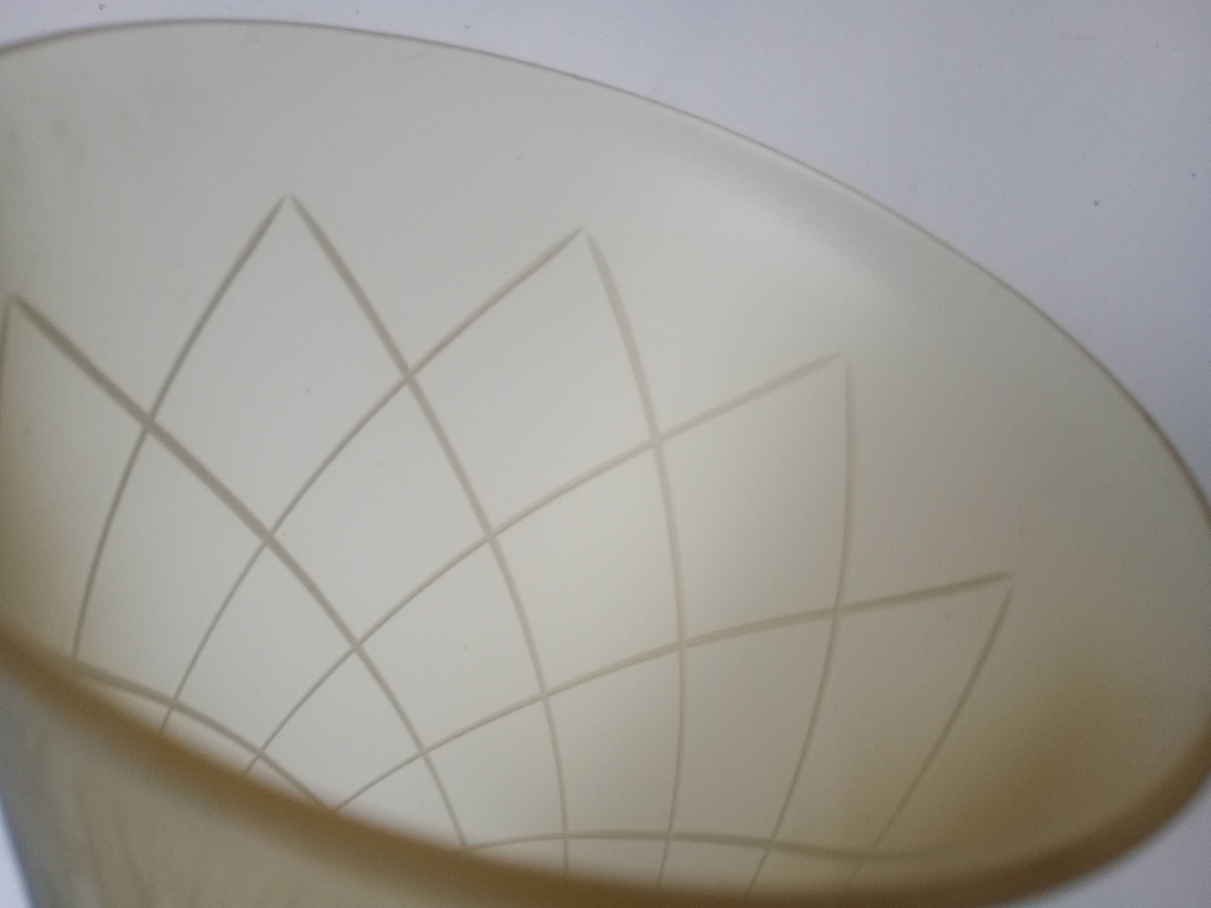 Bell-shaped lampshade - Amber glass engraved with lines - c. 1940