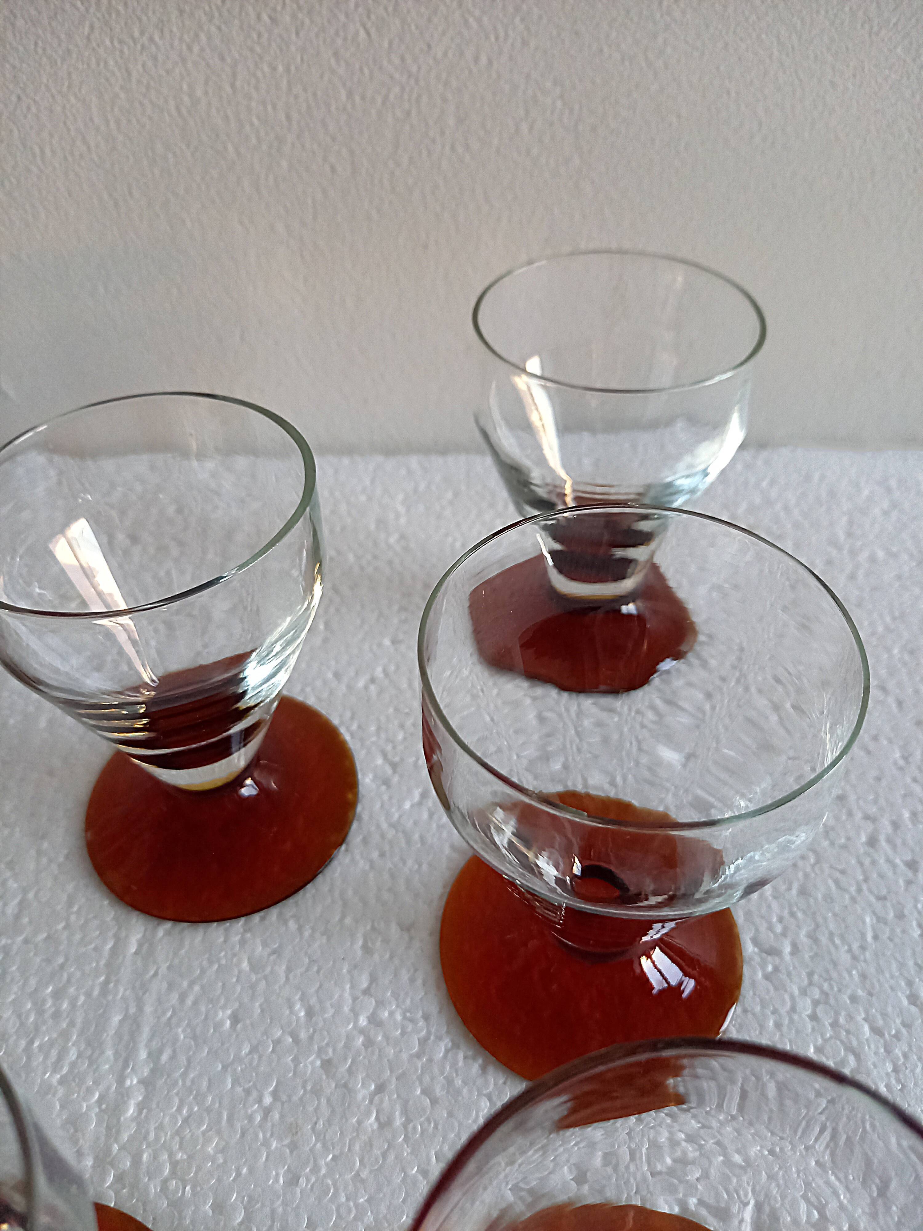 Service set of 8 antique glasses with port faceted or cooked wine Blown glass Amber foot 50s