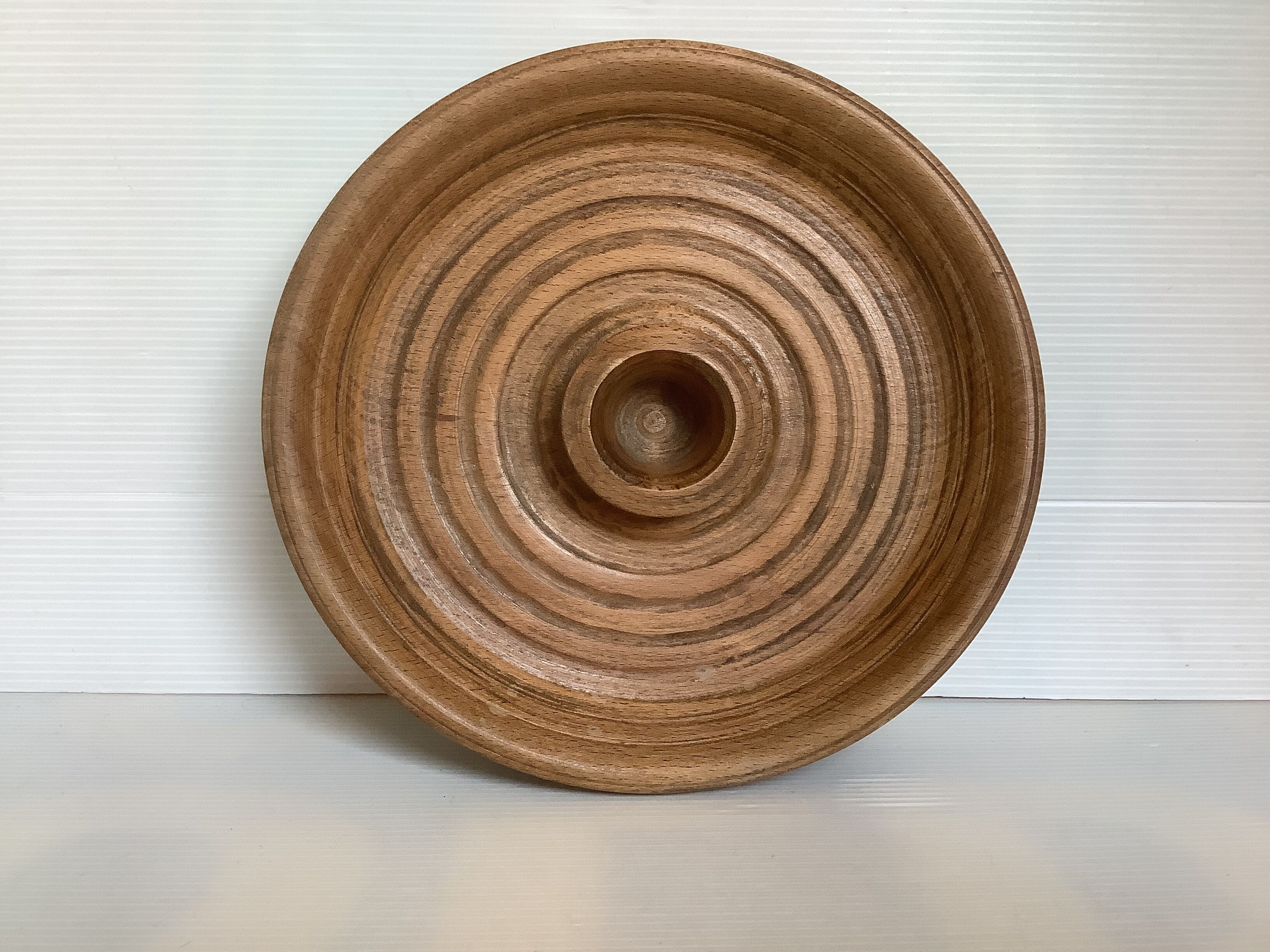 Thick round wooden candle holder