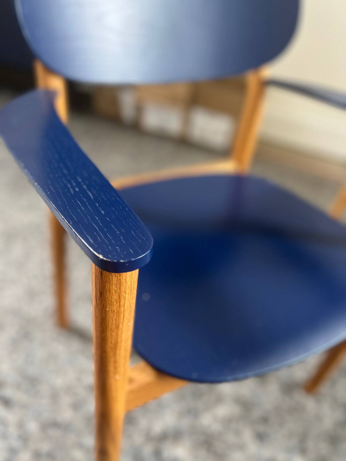 Scandinavian wood and blue table armchair