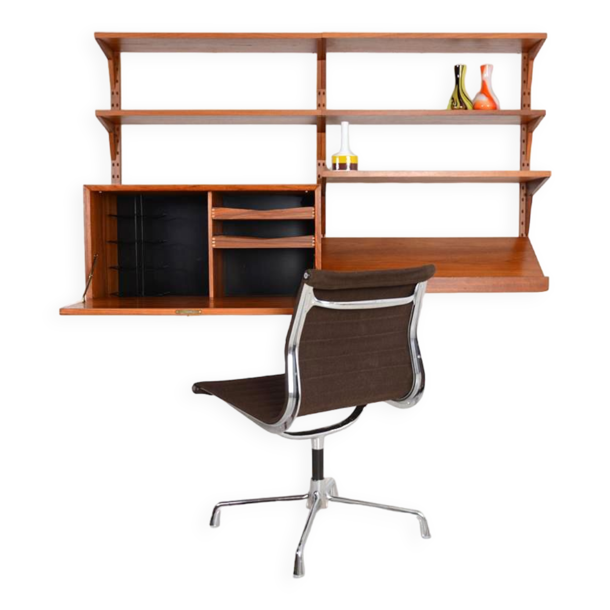 Vintage modular wall system by Poul Cadovius