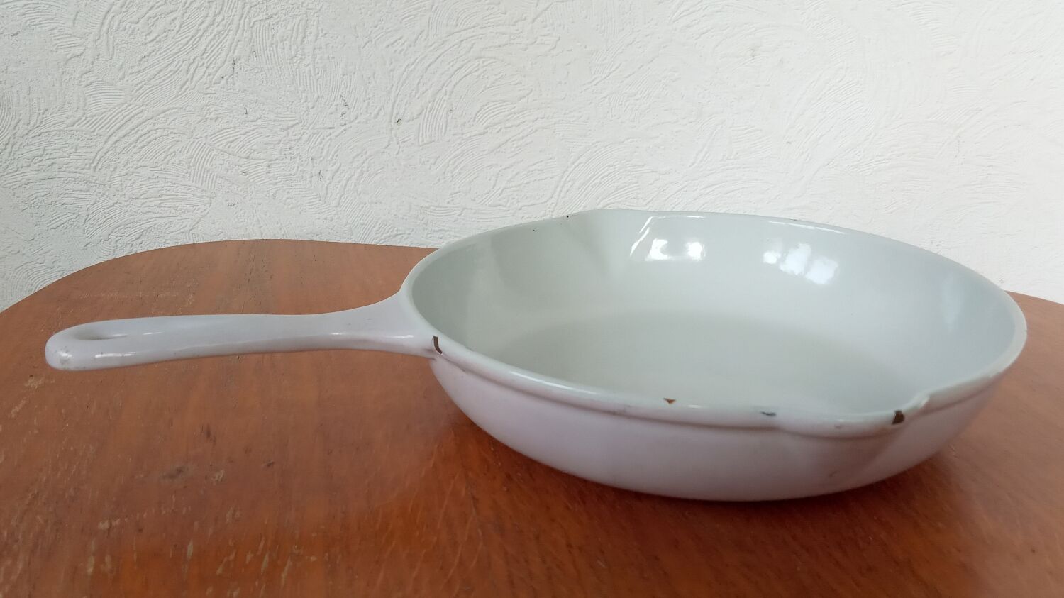 Poele en fonte émaillée Lecreuset années 50