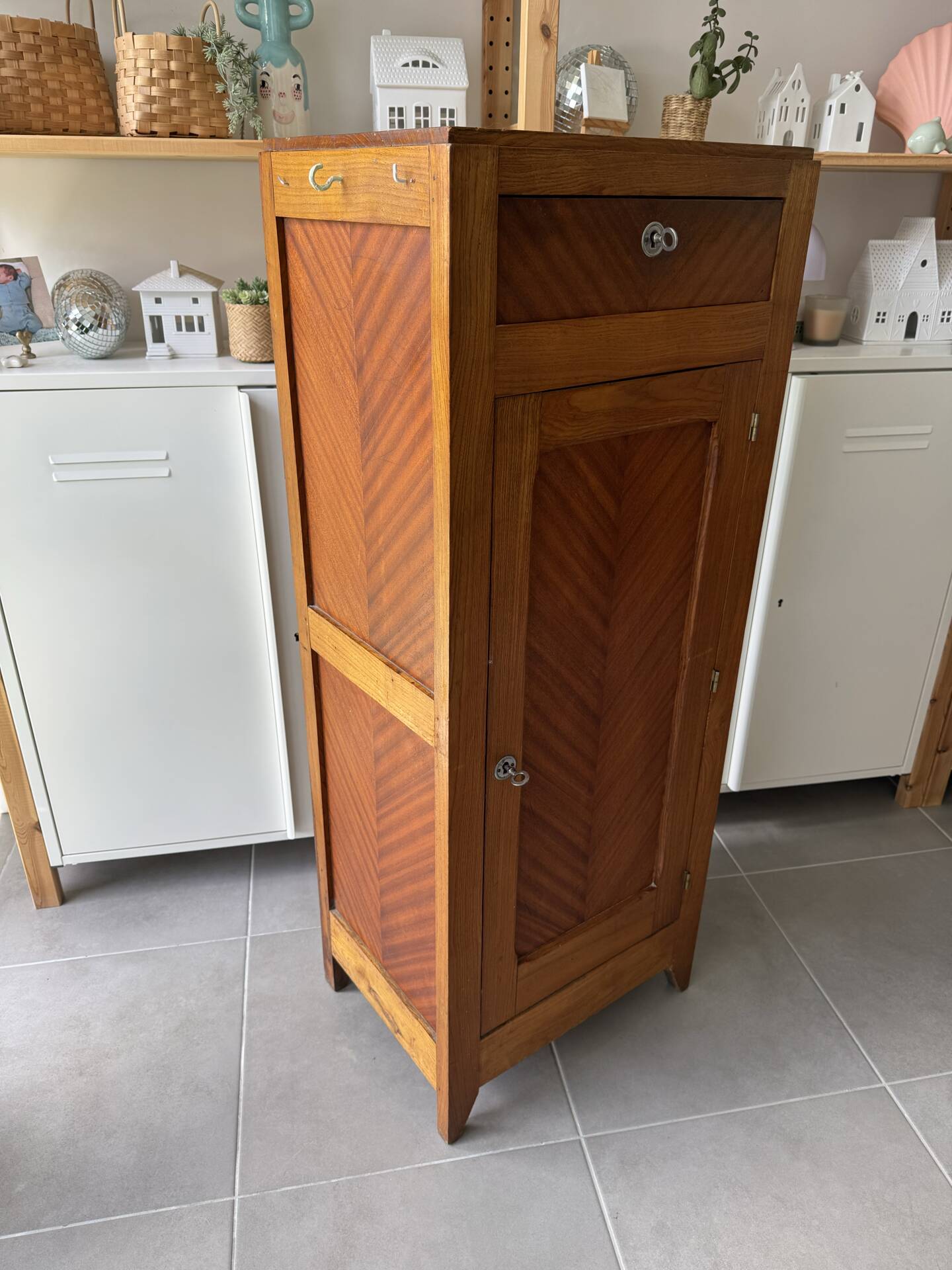 Meuble de rangement en bois vintage - placard de bureau