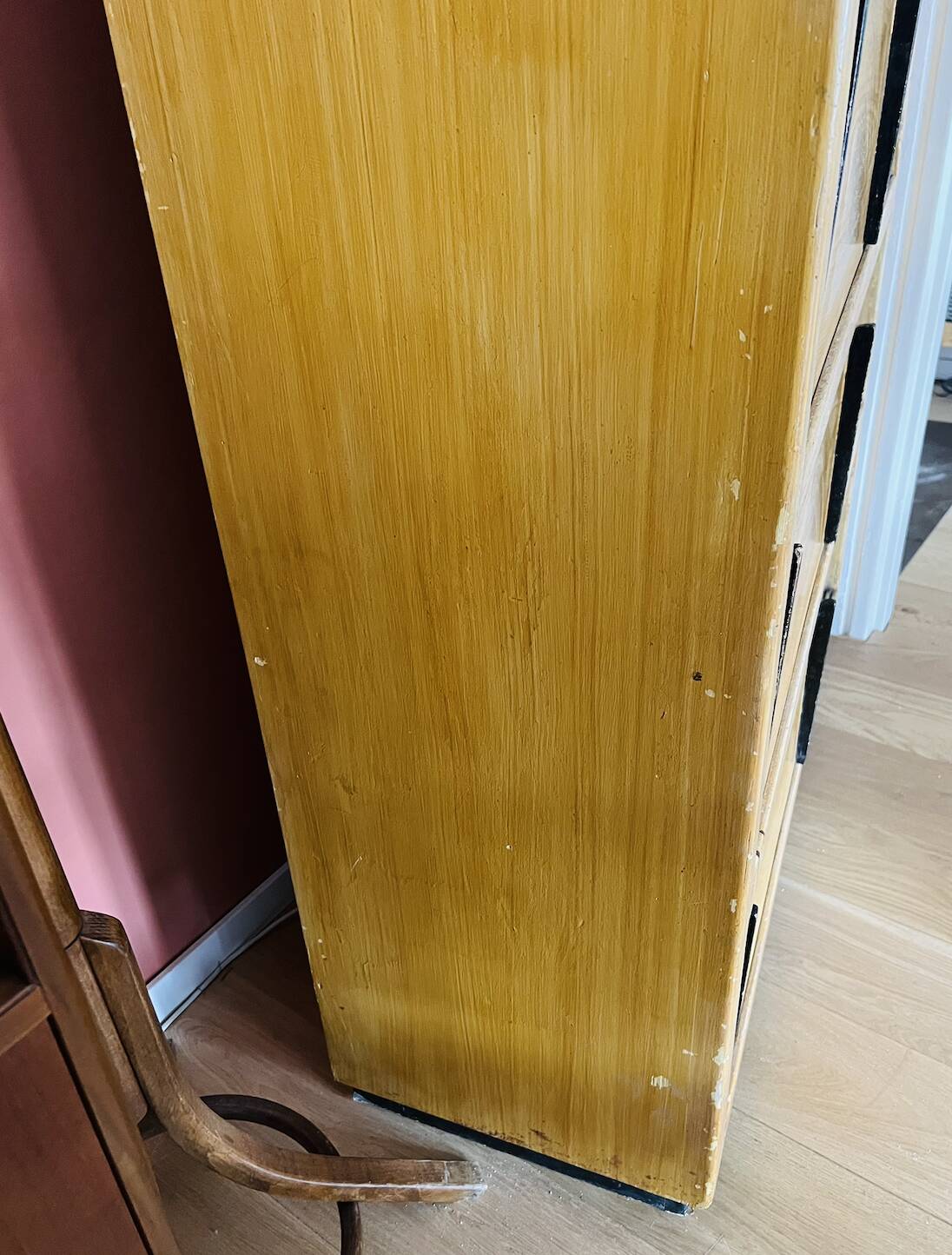 Ancien Meuble de Métier (Portes Coulissantes)