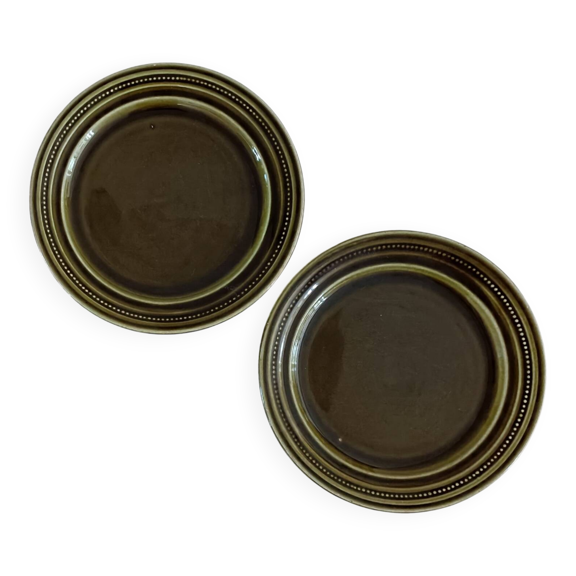 2 vintage Saint Amand plates