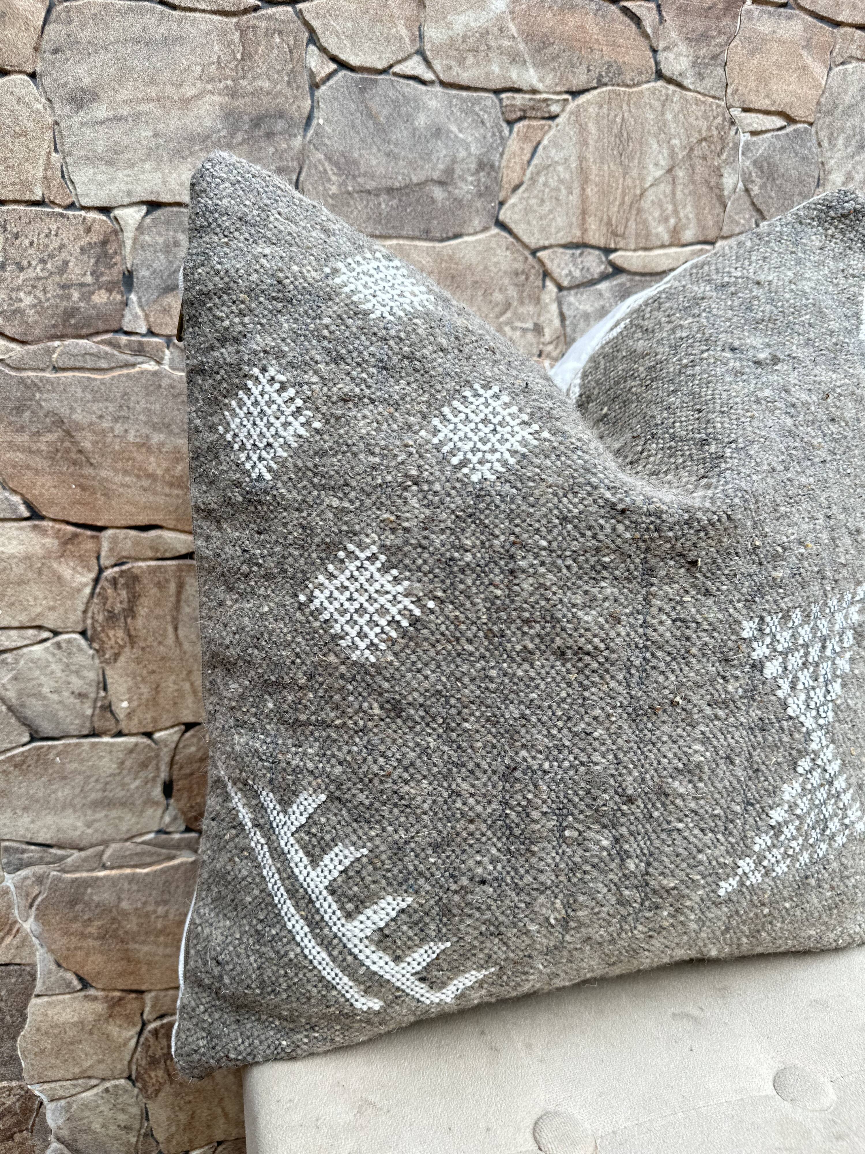 Moroccan kilim cushion cover handmade: Berber wool cushion