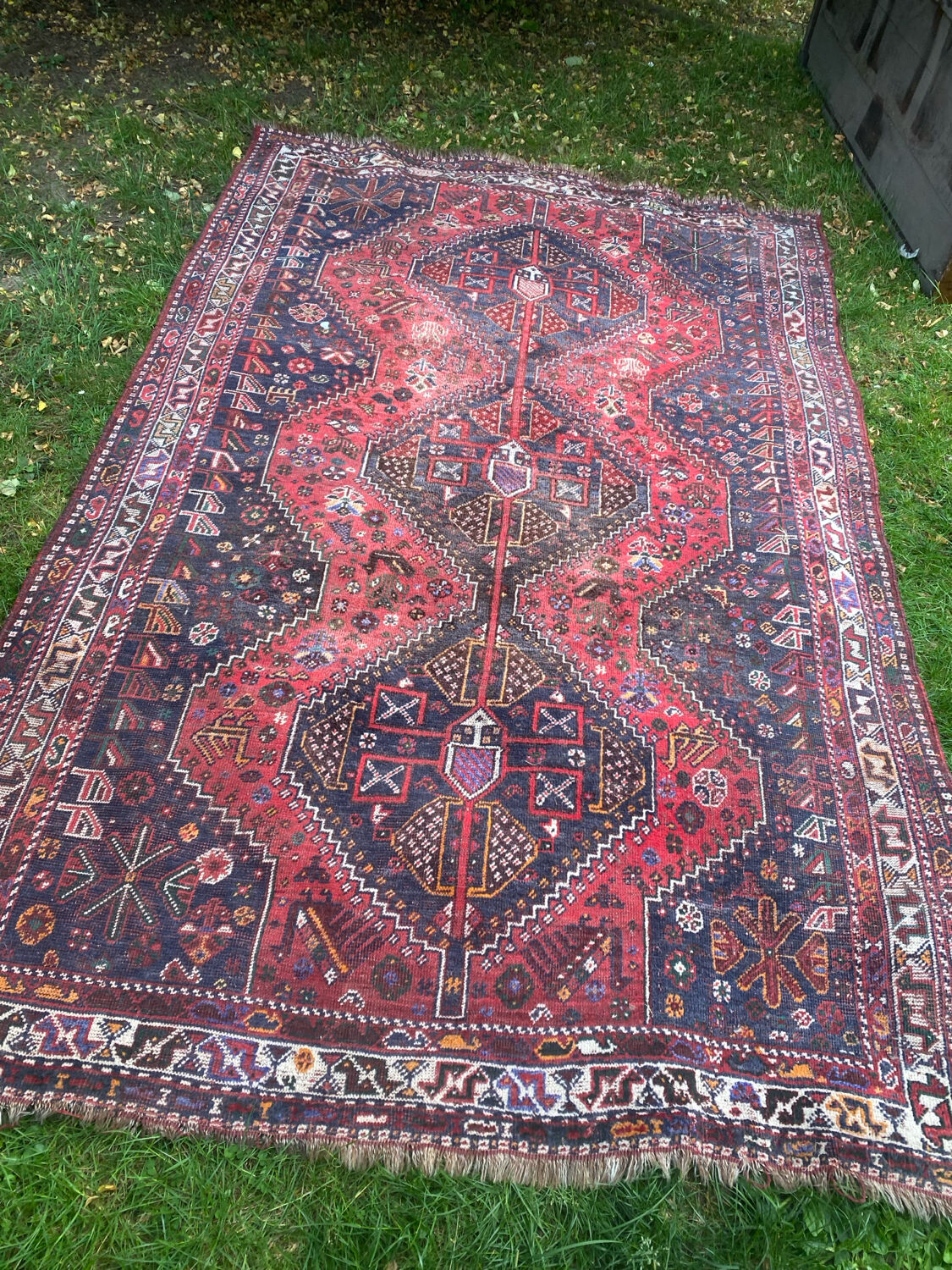 Large Iranian carpet, 100% wool, handwoven, very good condition.