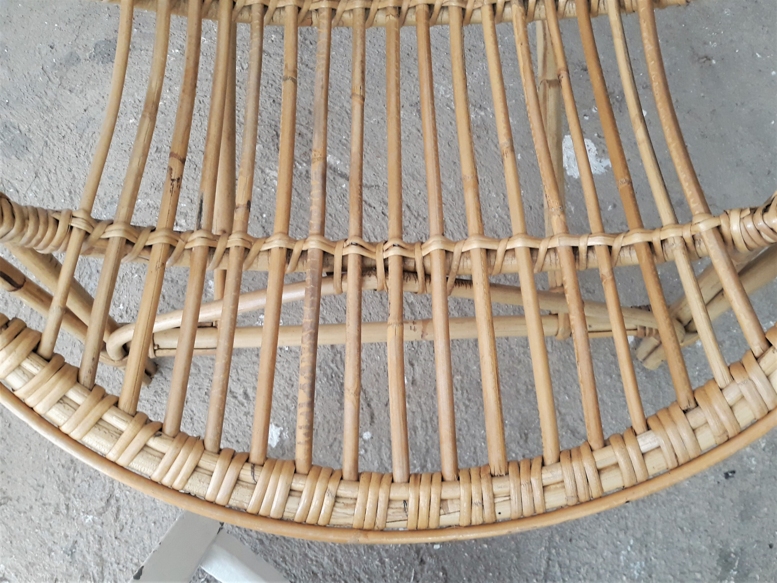Pair of Shell-shaped Rotin chairs