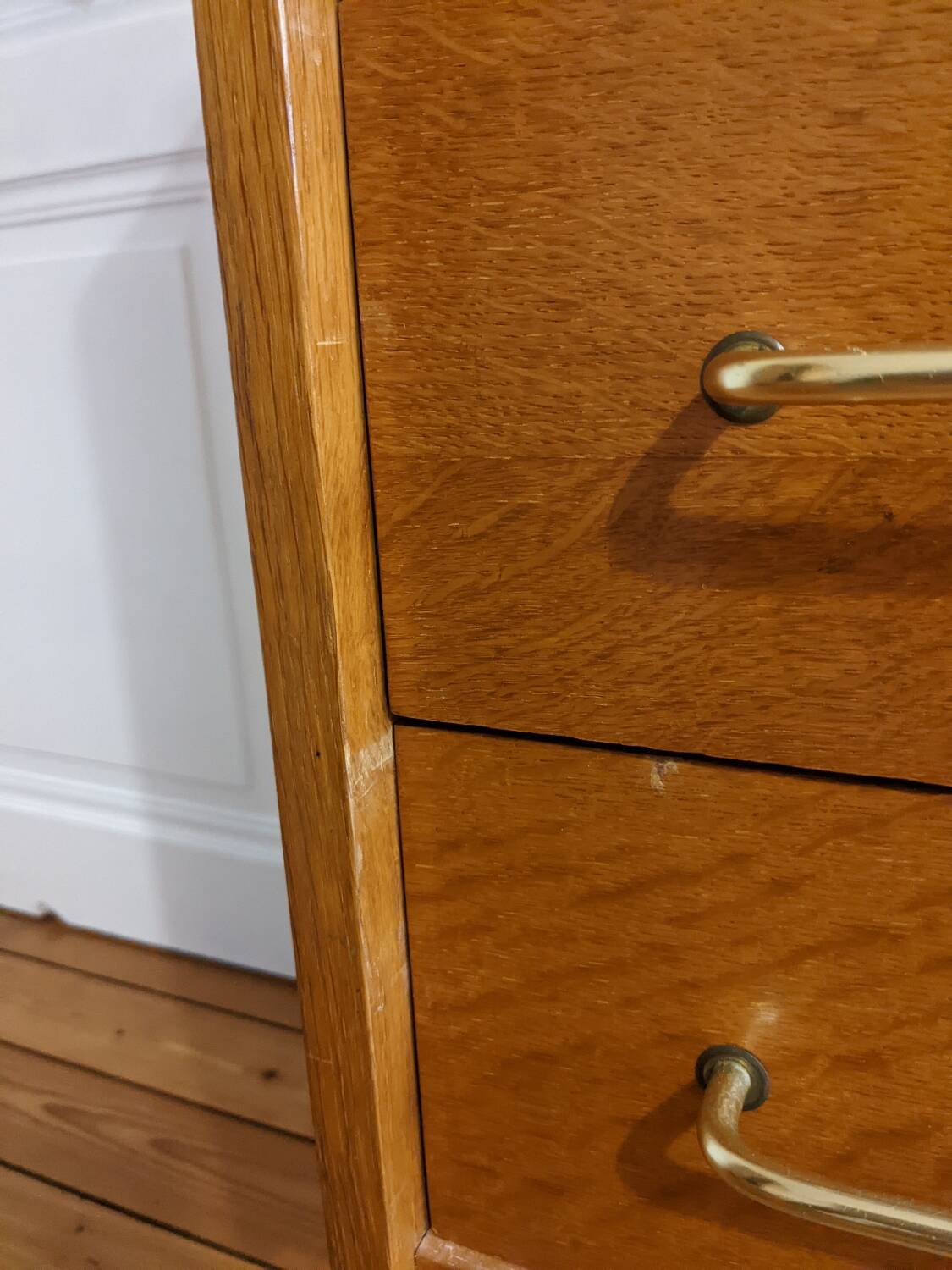 Vintage chest of drawers with spindle legs