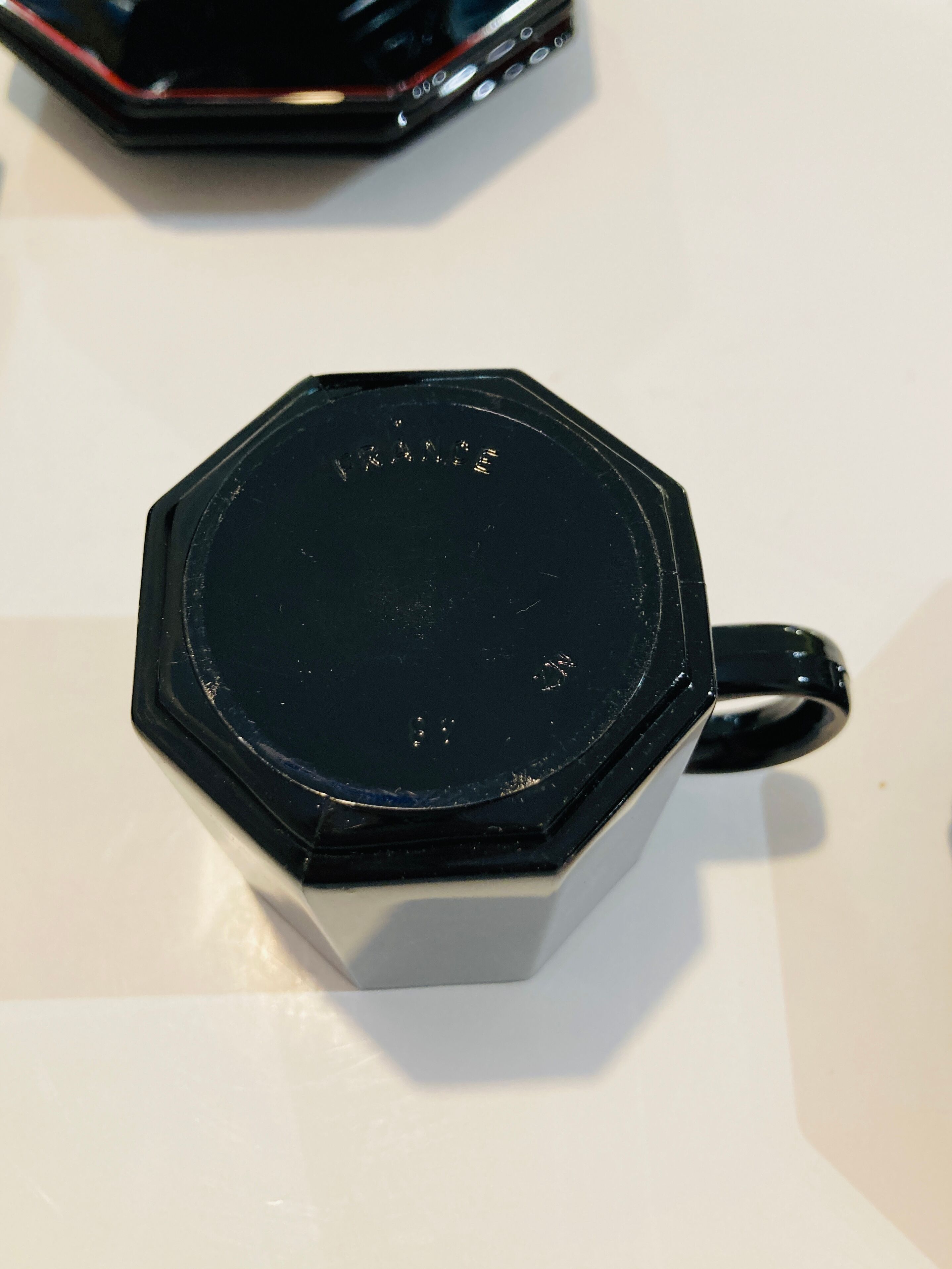 6 coffee cups octime arcoroc- esso collection - black and red - vintage - retro - kitchen