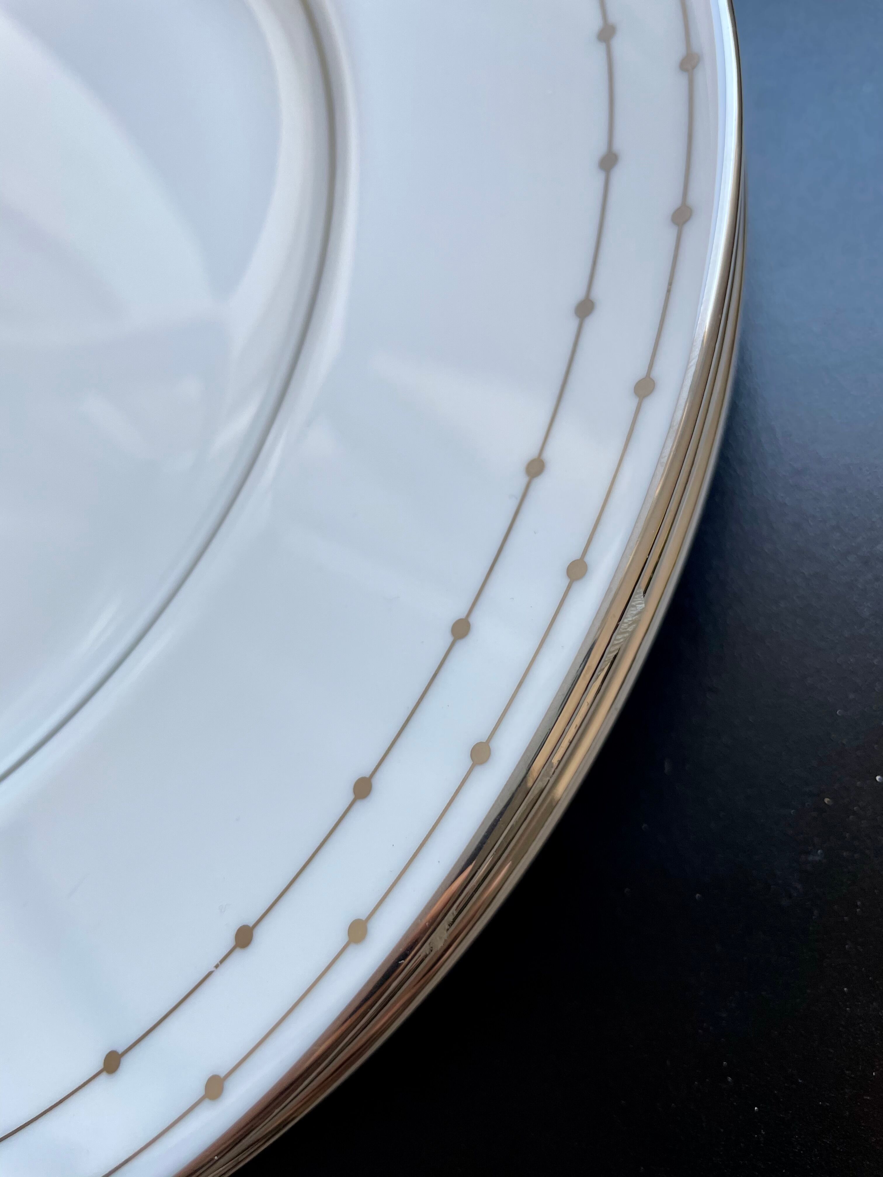 Set of 4 new Parade Wedgwood plates