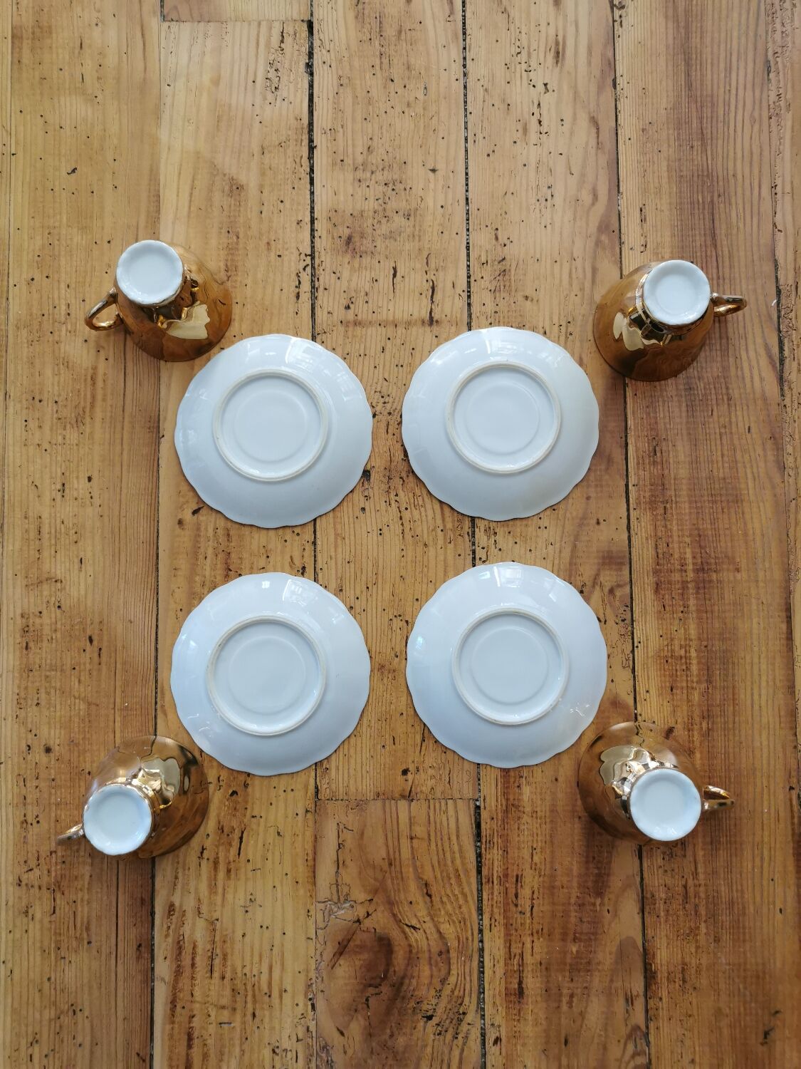 Vintage golden porcelain cups