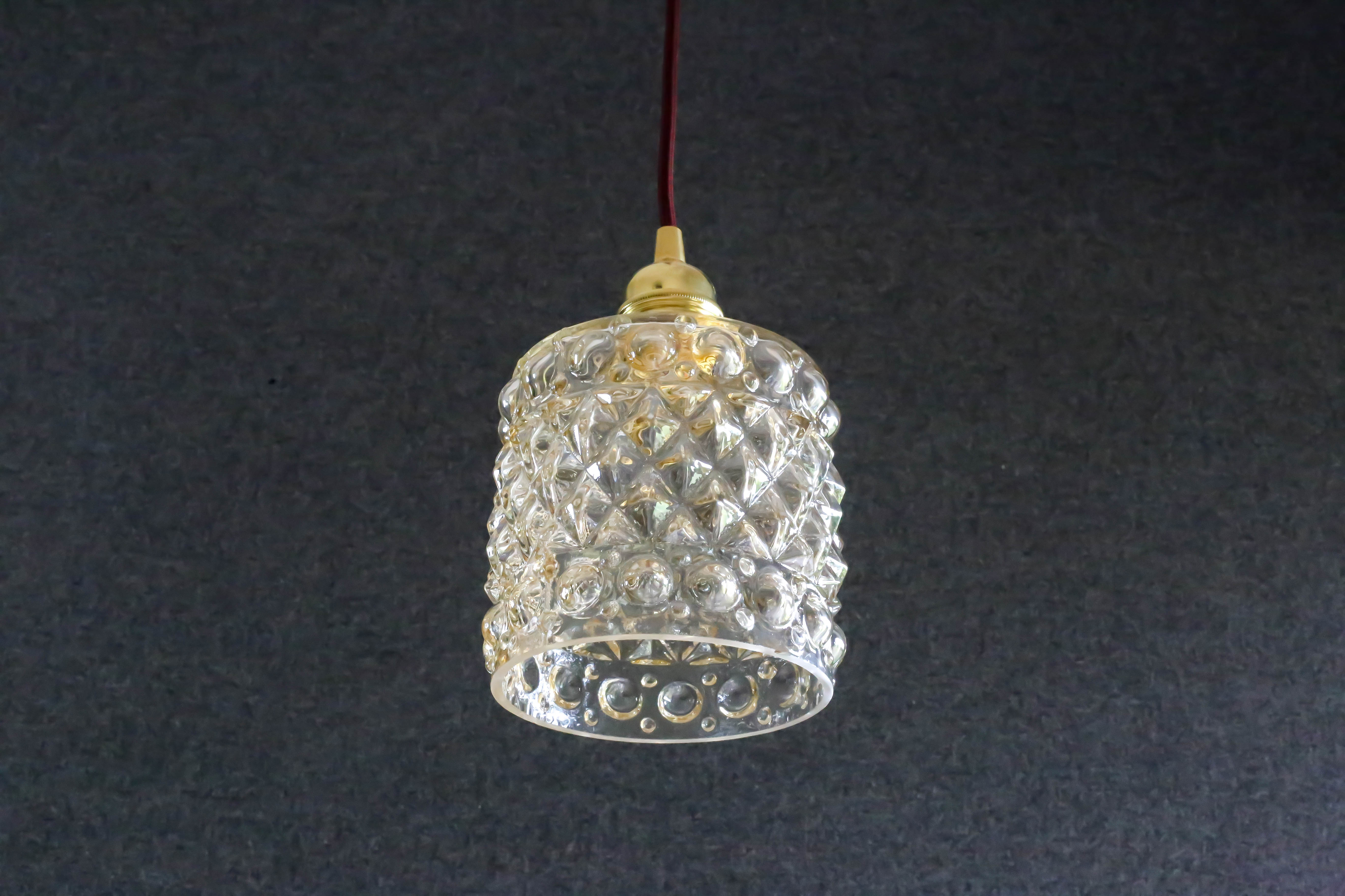 suspension of the 50s in engraved glass