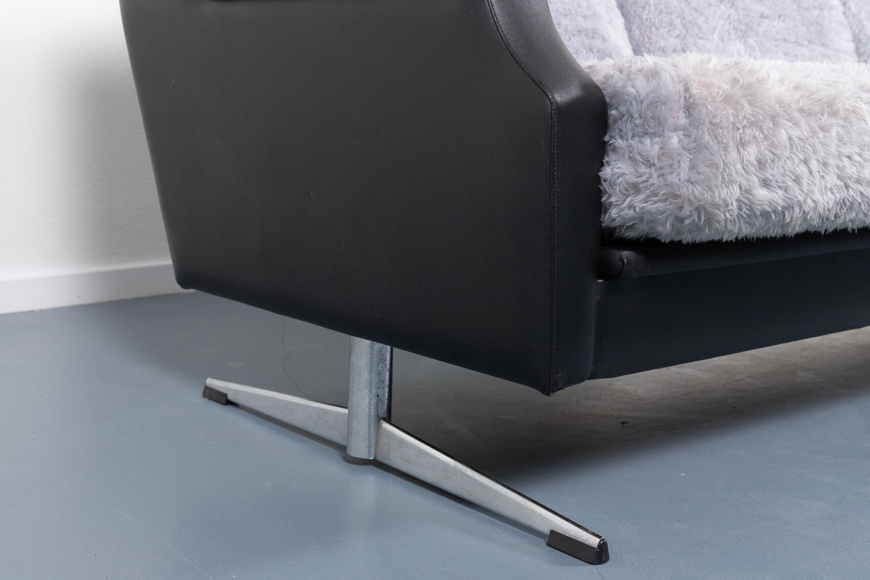 Vintage 'Plush' sofa 1960s