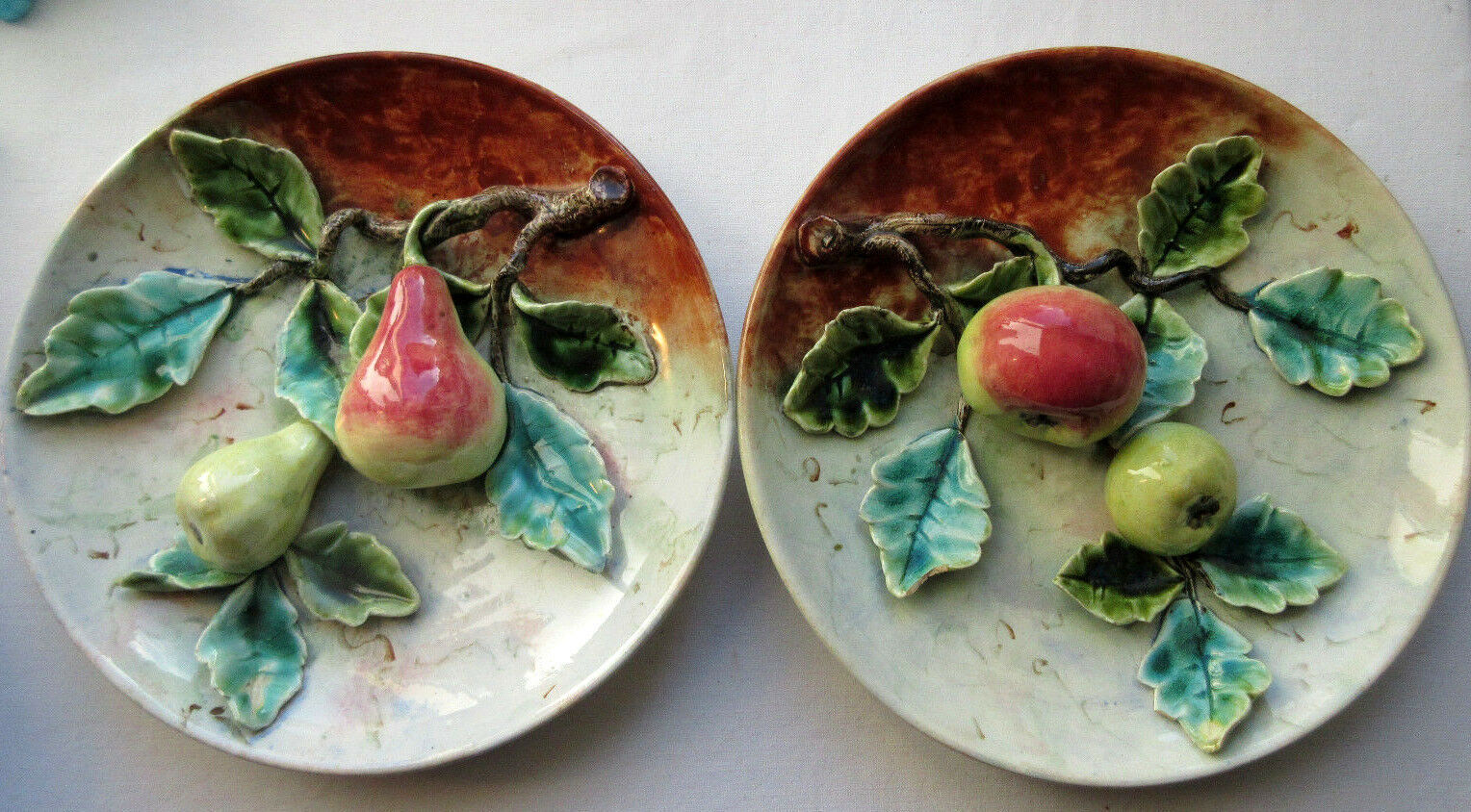Slurry plate, trompe l'oeil sculpture: pears or apples, your choice