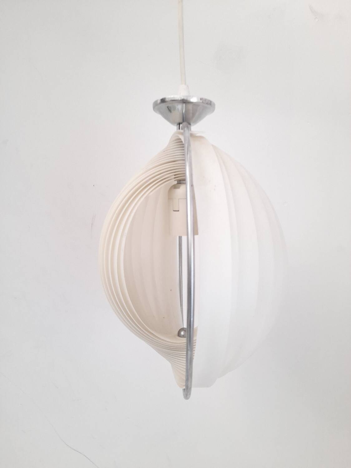 Suspension "Moon" de Christian Koban pour Dom Selency