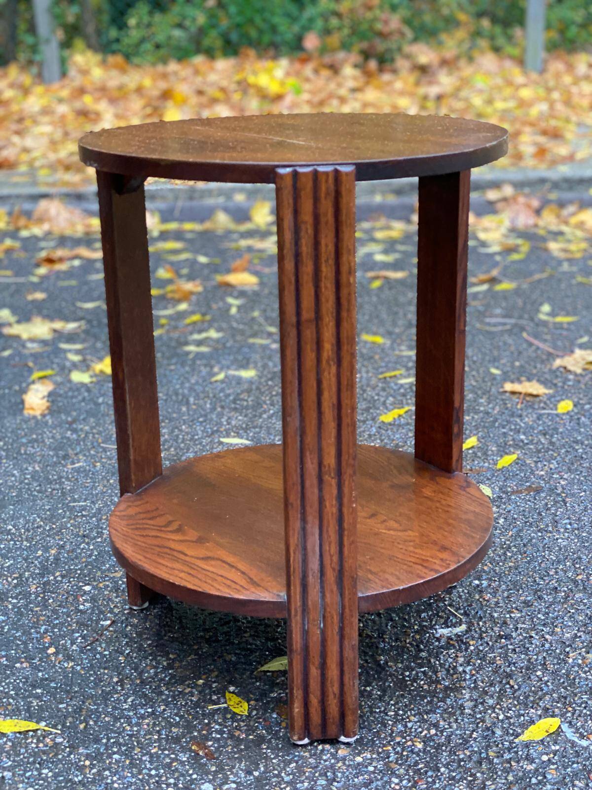 Table d'appoint ronde art déco en chêne massif 1950