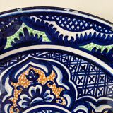 Ceramic dish signed Pascual Zorrilla