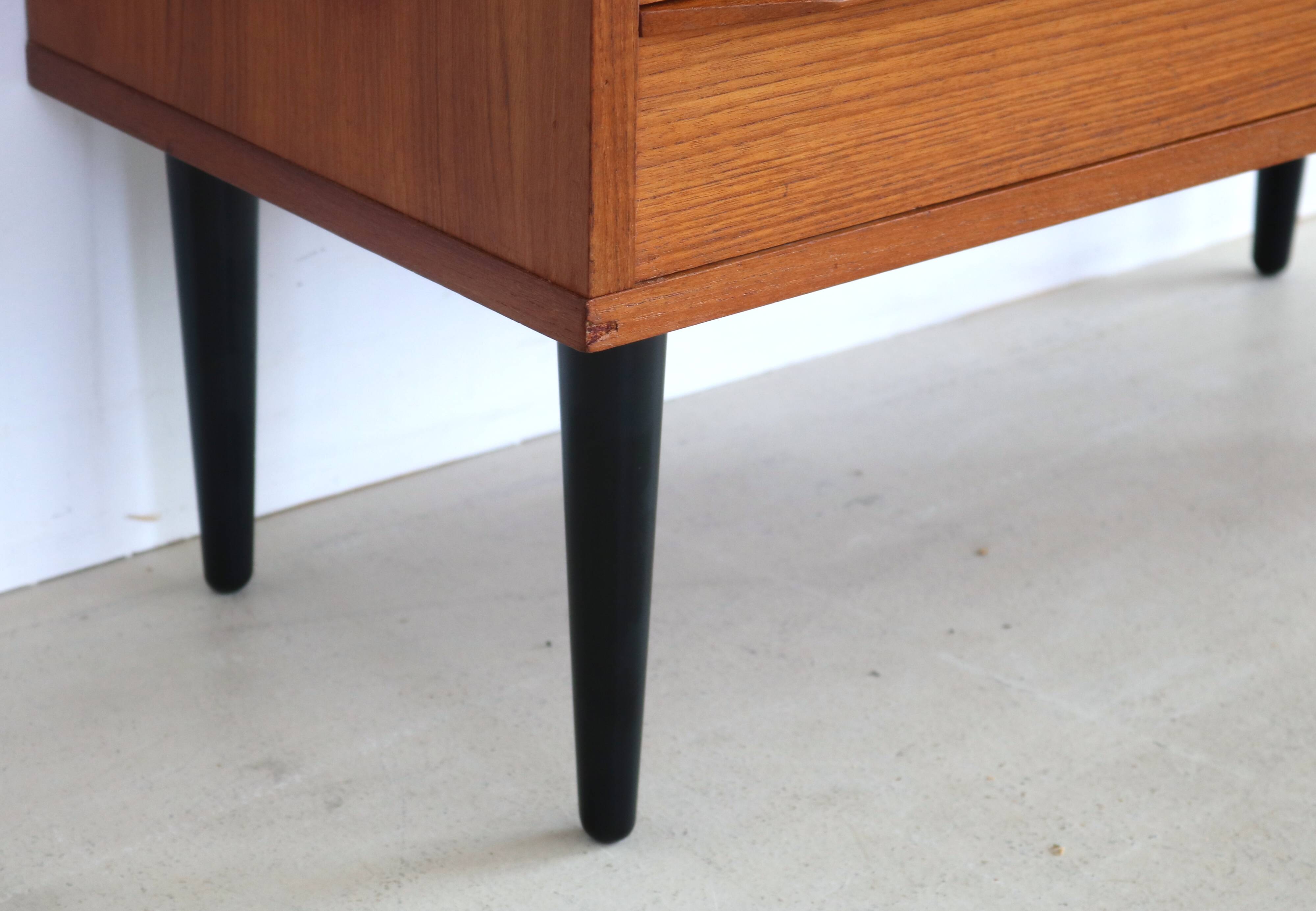 Commode en teck vintage