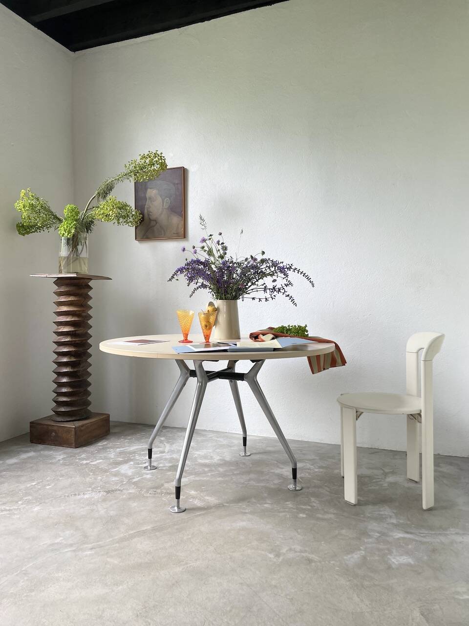 Tecno Nomos Round Table Brushed Metal