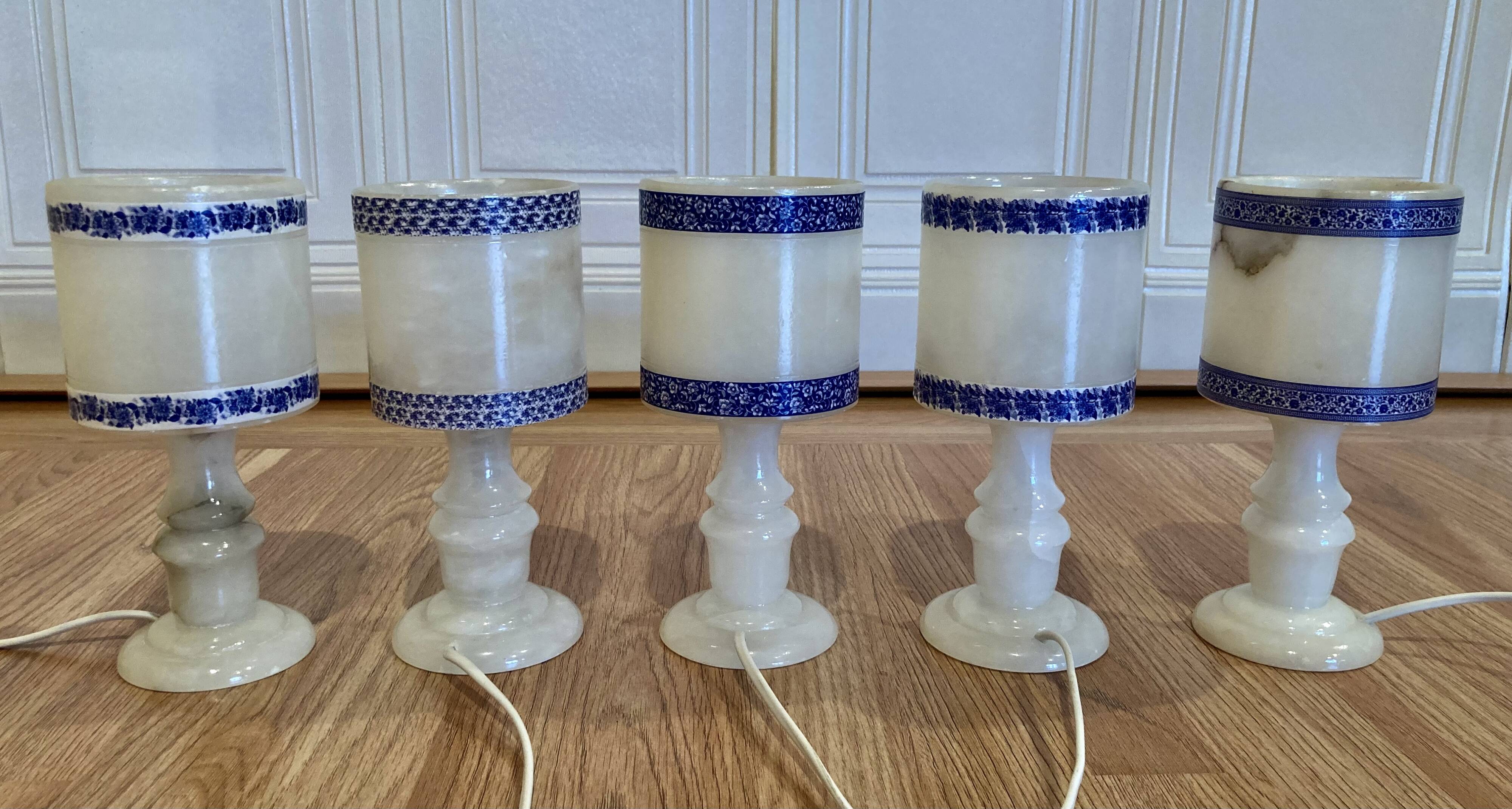 Ensemble de cinq lampes Design scandinave albâtre 1950.