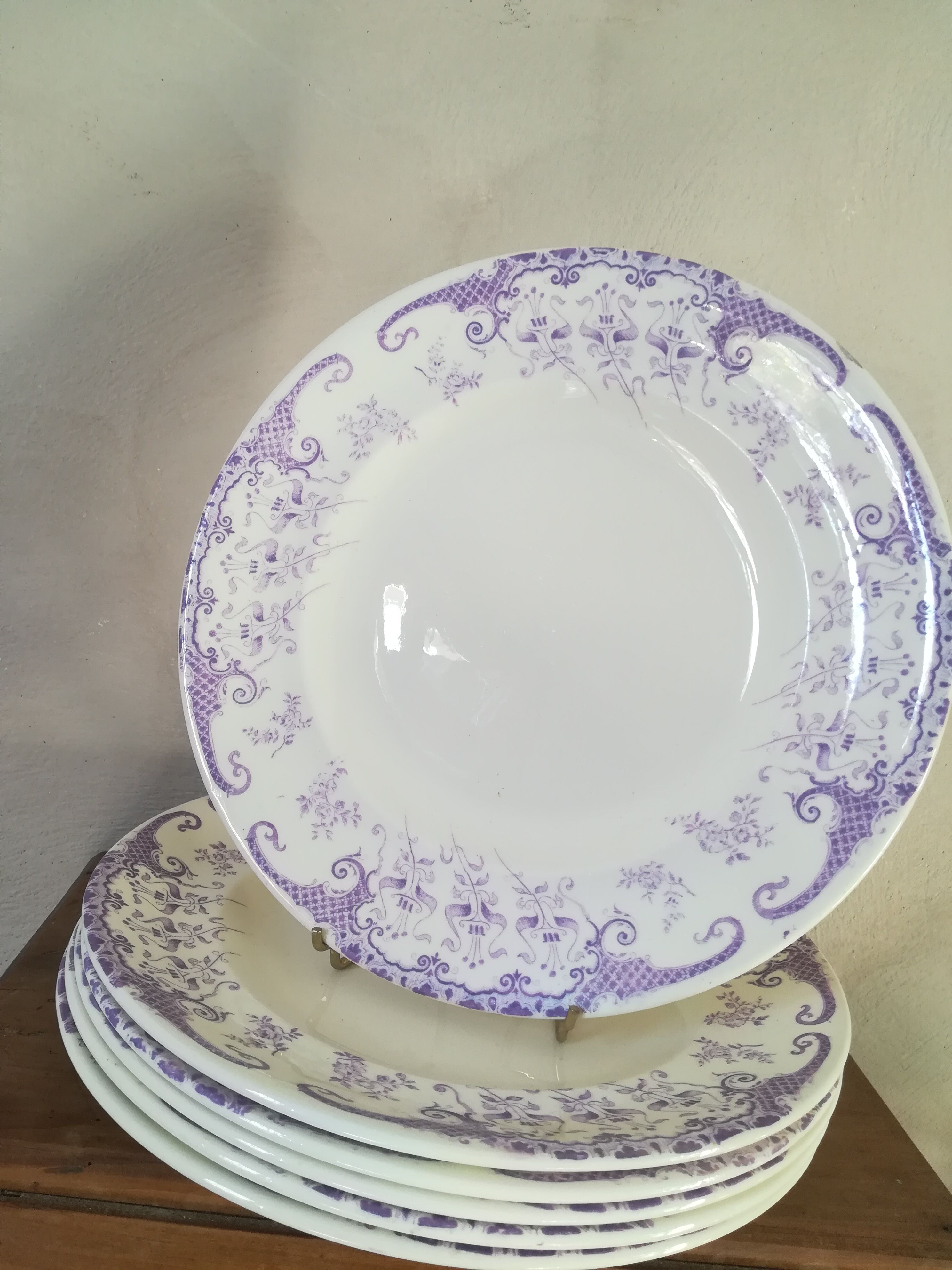 6 flat iron earth plates by Longwy
