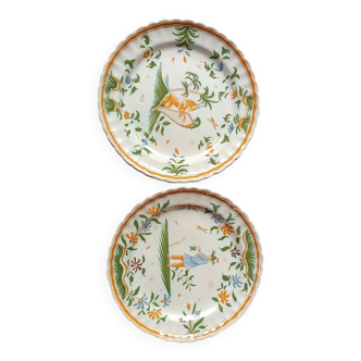 2 earthenware plates Decor Grotesque Moustiers