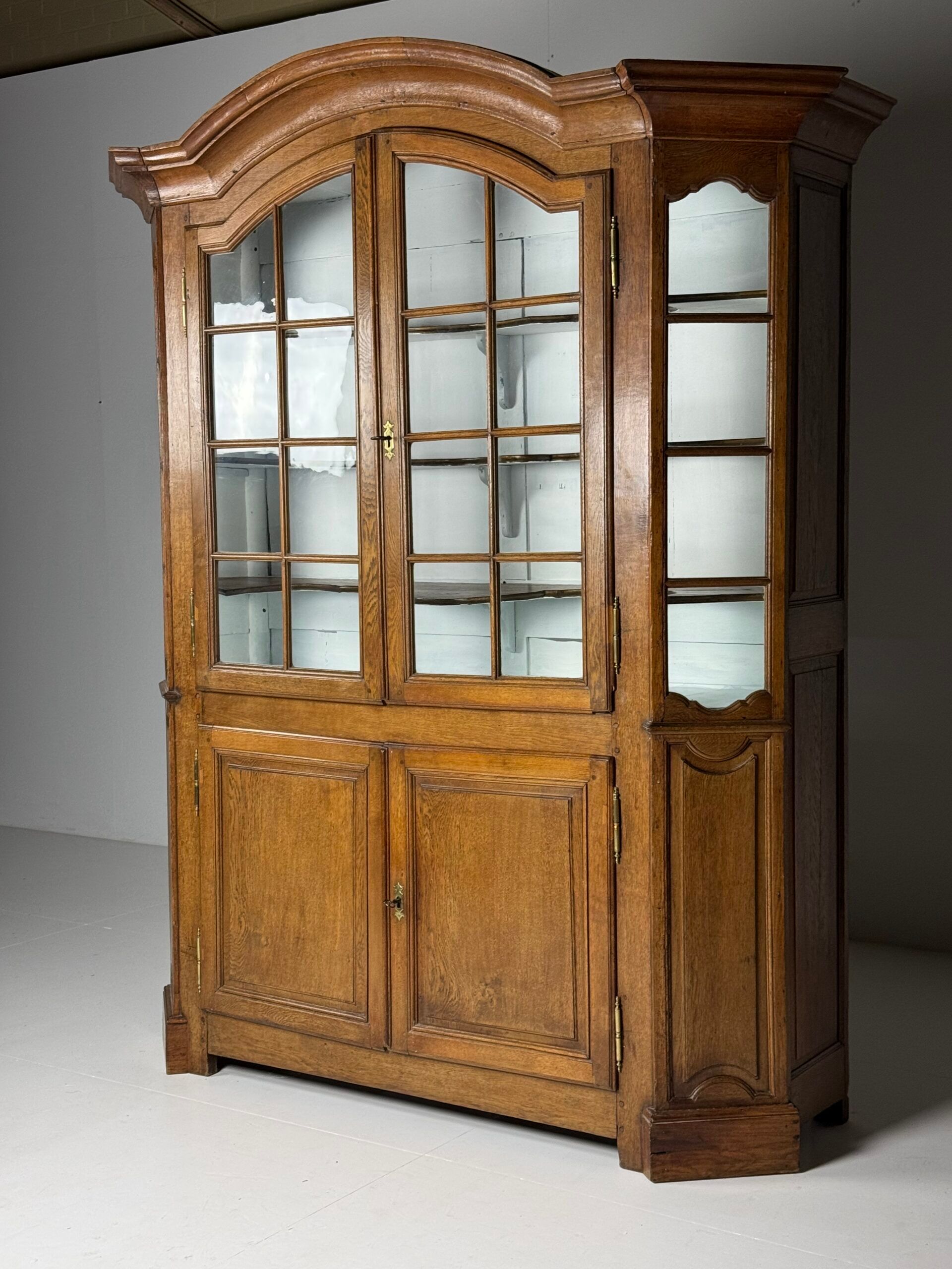 Bookcase buffet cabinet oak Belgian