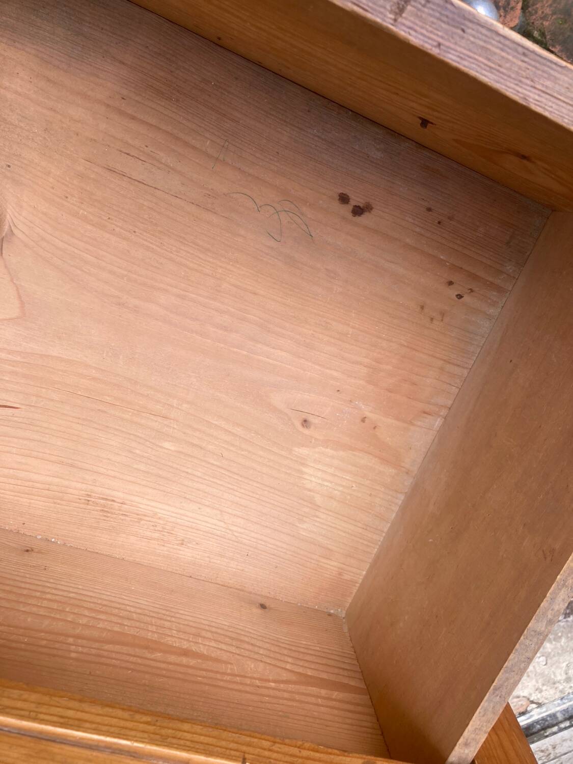 Vintage pine chest of drawers