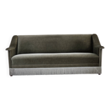 Canapé 3 places danois des années 1970, velours vert, bois de hêtre.