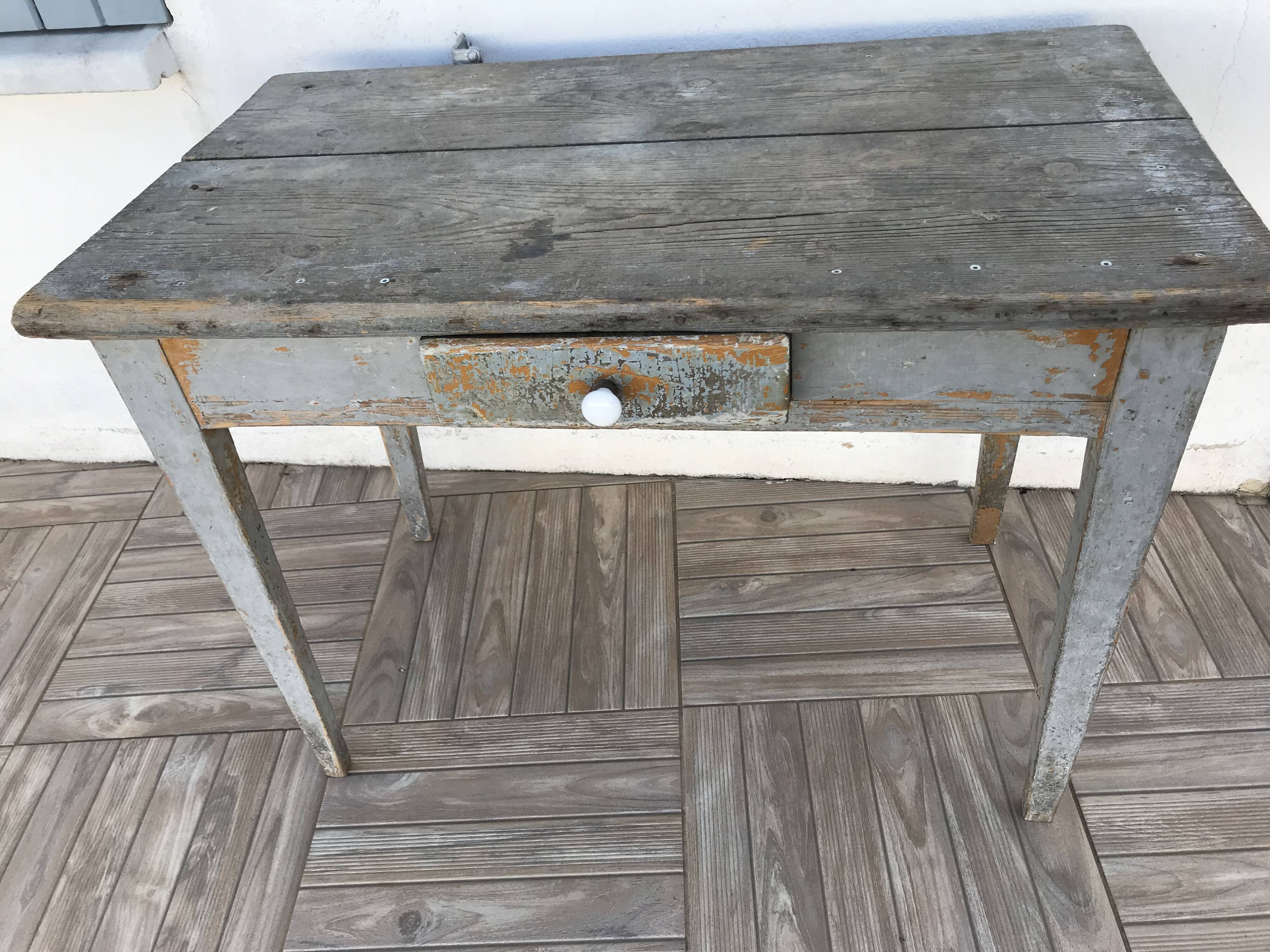 Side table in painted wood aged and patinated by time